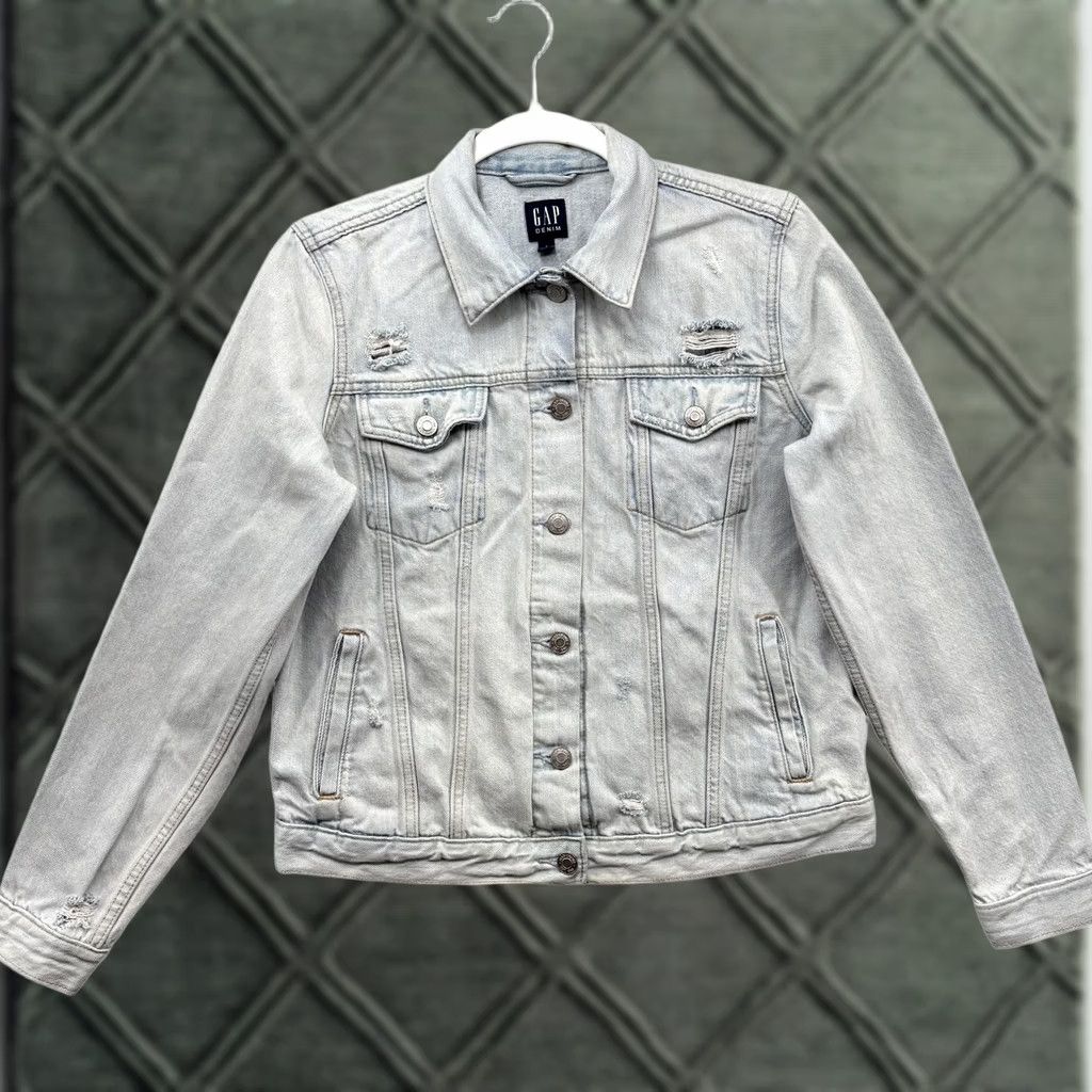 Gap GAP Denim Jacket Womens Small Light Blue Wash Distressed Trucker Button Front Size S / US 4 / IT 40 - 1 Thumbnail
