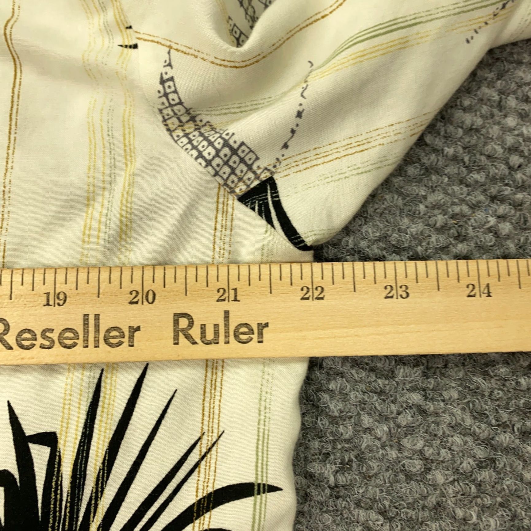 Disney Rainforest Cafe Mens Large Beige Hawaiian Shirt Beach Tropical Disney Rainforest Cafe Button-Up Short Sleeve Casual Casualwear Size US L / EU 52-54 / 3 - 7 Thumbnail