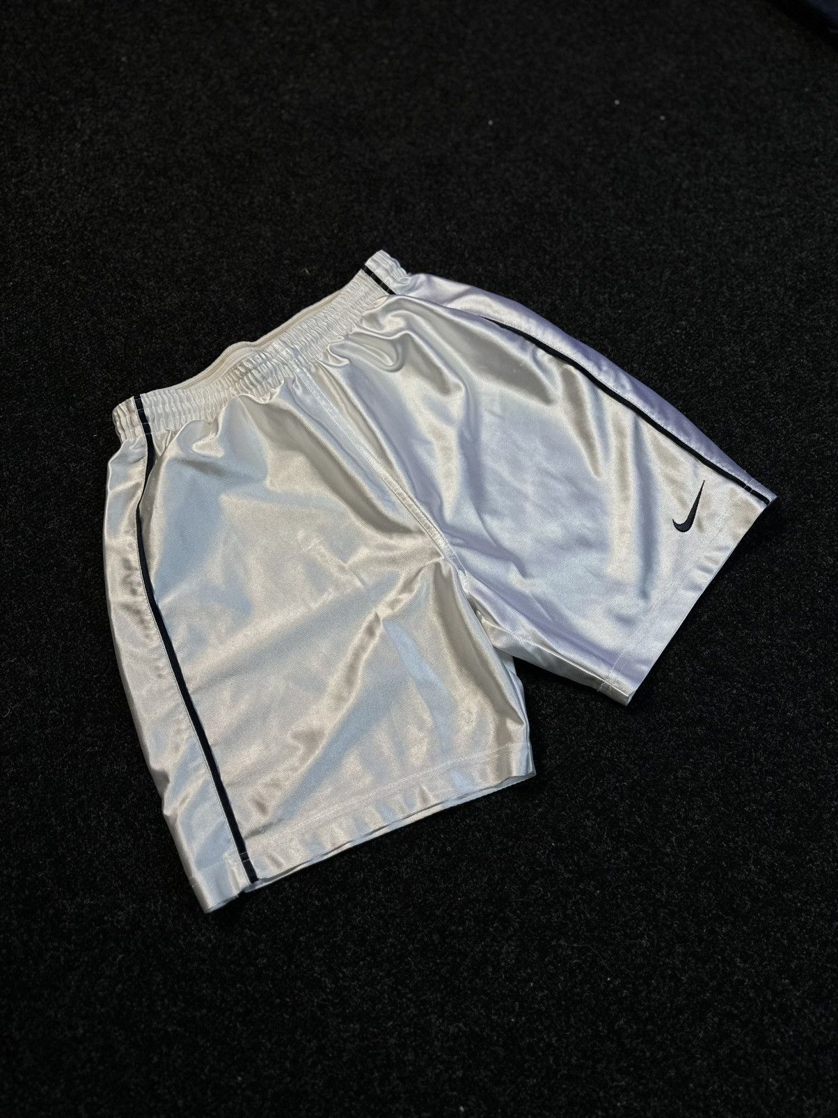 Nike Nike Vintage Silver Running Shorts 90s Y2K Size S Size US 30 / EU 46 - 3 Thumbnail