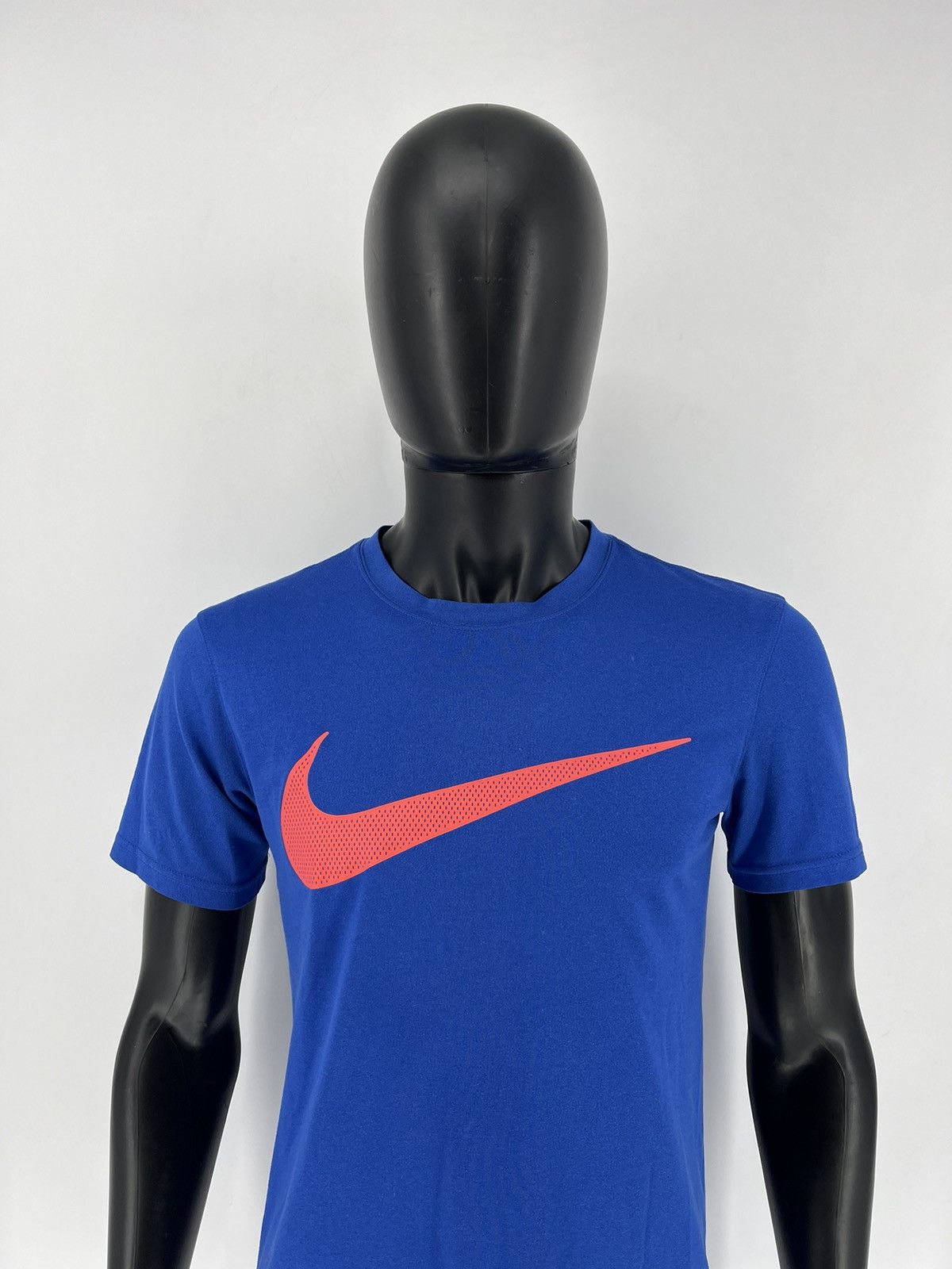Nike Vintage 90s Nike Swoosh Logo Tee Travis Scott Style Grailed Size US S / EU 44-46 / 1 - 1 Thumbnail