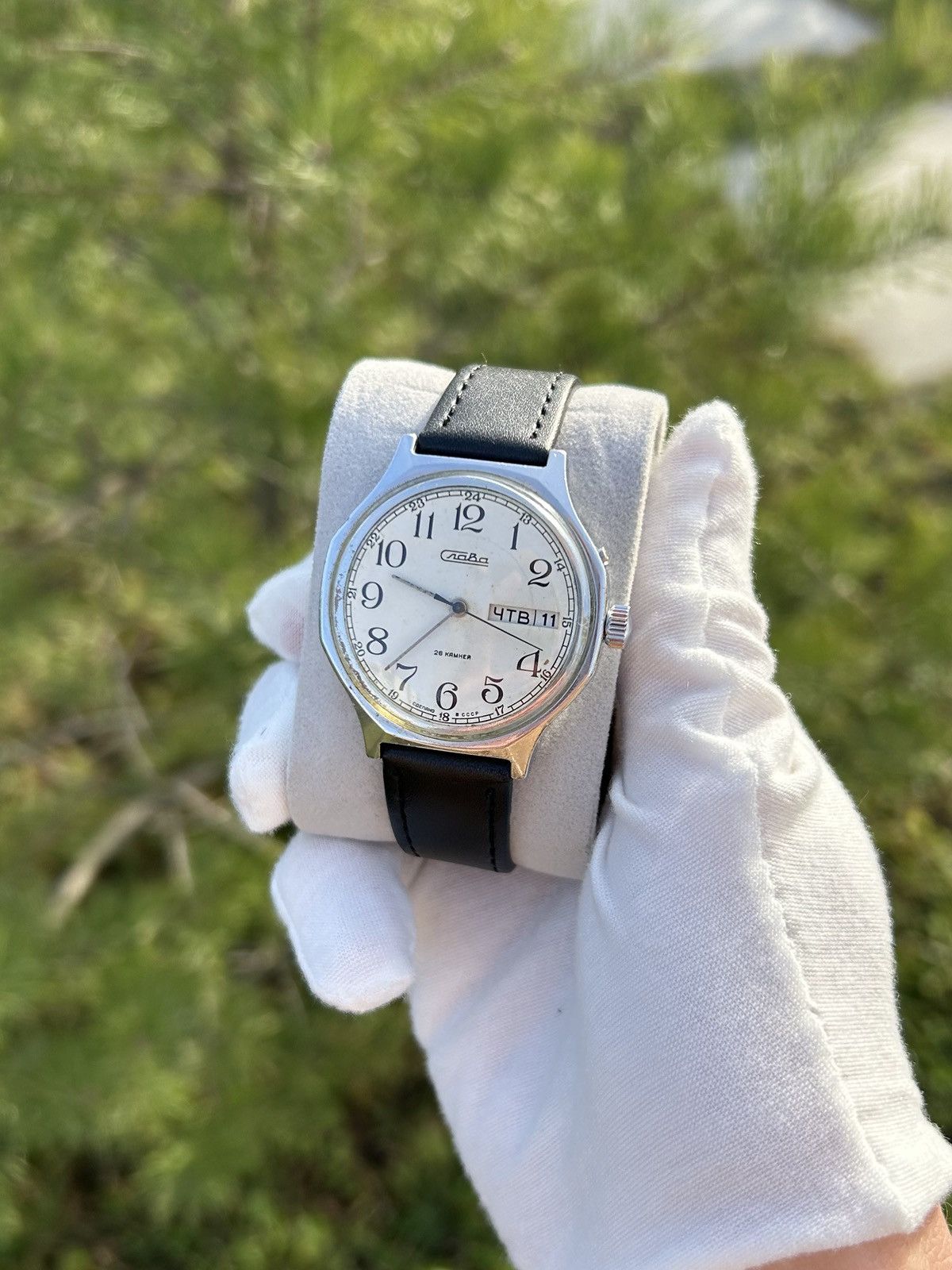 Vintage Vintage Watch Slava Mechanical Made in USSR Authentic 1980s Size ONE SIZE - 3 Thumbnail