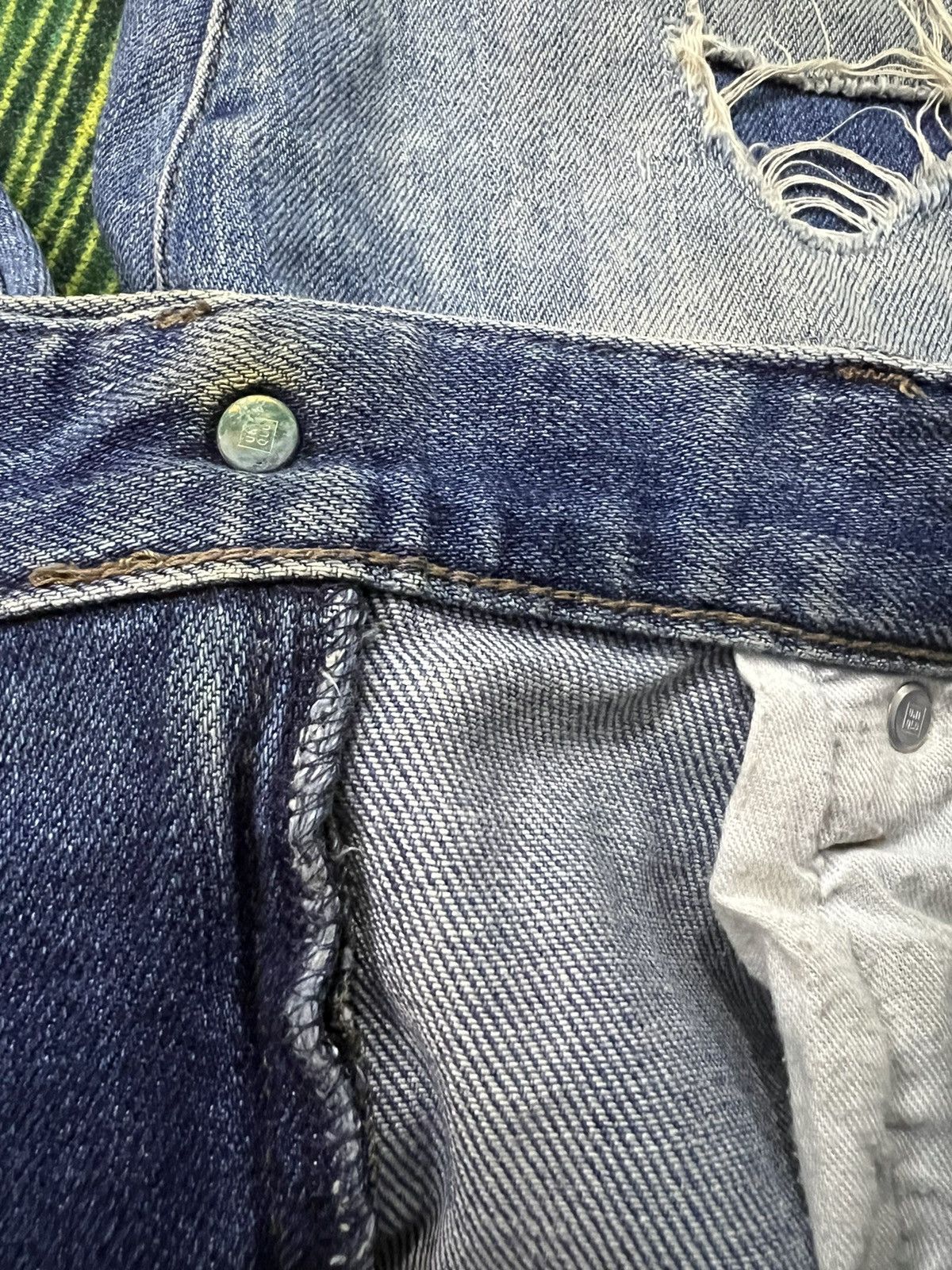 Japanese Brand × Seditionaries × Uniqlo UNIQLO DISTRESSED DENIM VERY RARE Size US 30 / EU 46 - 10 Thumbnail