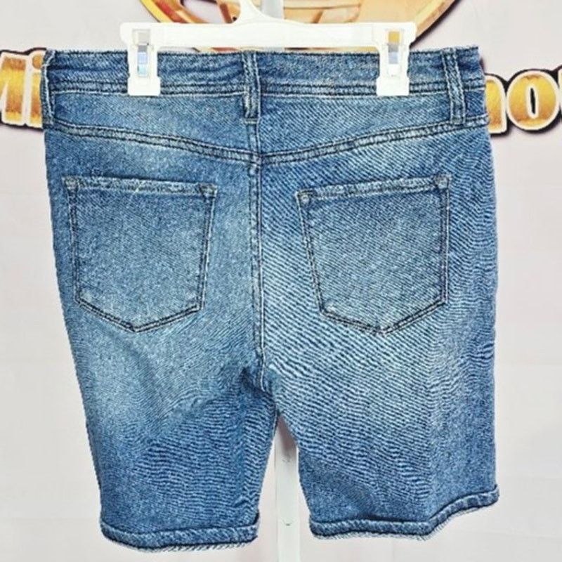 Other Fashion Nova Distressed Denim Jean Shorts Light Wash Size 9 Size 30" / US 8 / IT 44 - 2 Thumbnail