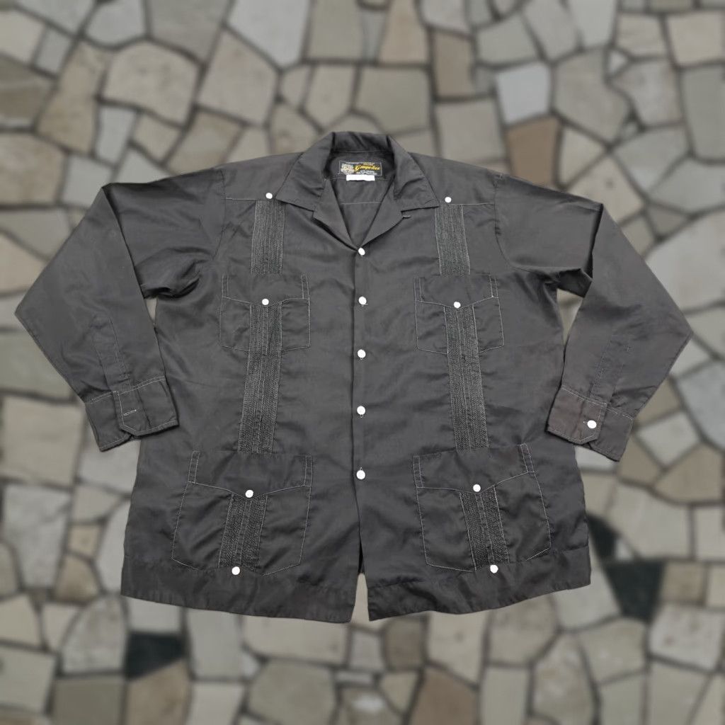 Vintage VINTAGE Guayateca Guayabera Shirt Mens 2XL Black 4 Pocket Silk Cuban Wedding Button-Up Wrinkle-Resistant Size US XXL / EU 58 / 5 - 1 Thumbnail