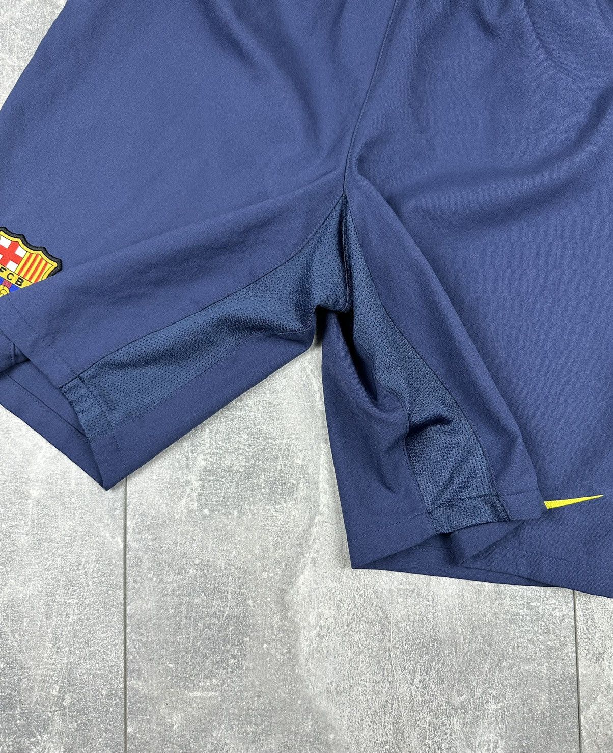 Nike Nike Barcelona Fc Soccer Football Shorts Size US 30 / EU 46 - 5 Thumbnail