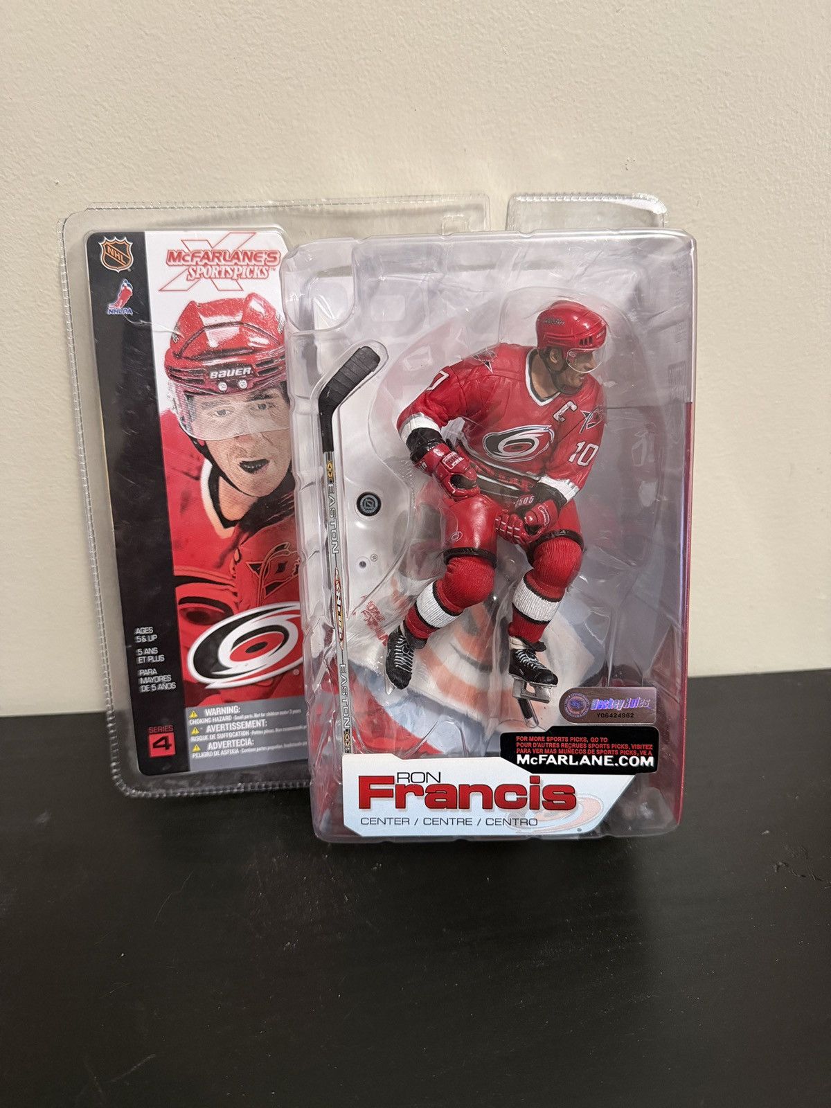 NHL Ron Francis Carolina Hurricanes NHL McFarlane Series 4 2002 Size ONE SIZE - 1 Thumbnail