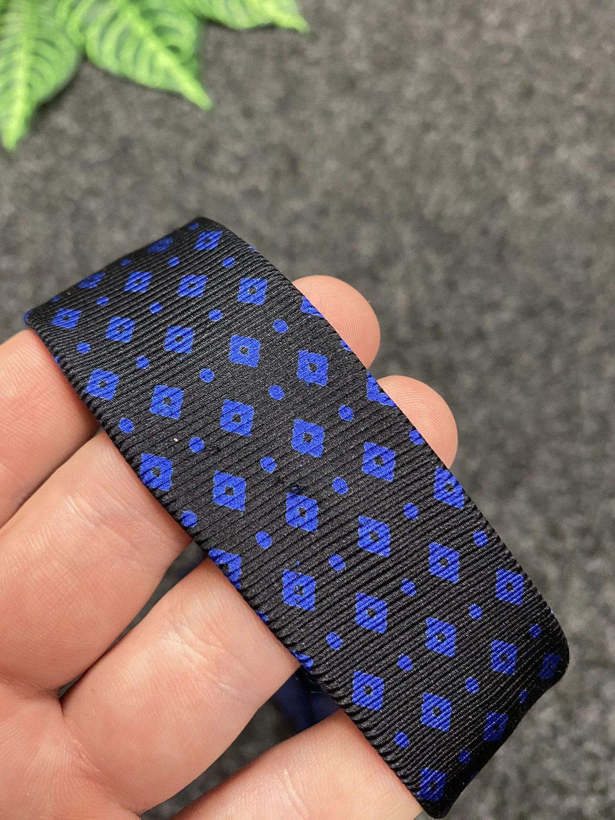 Hugo Boss Tie in a beautiful color Hugo Boss Size ONE SIZE - 9 Thumbnail