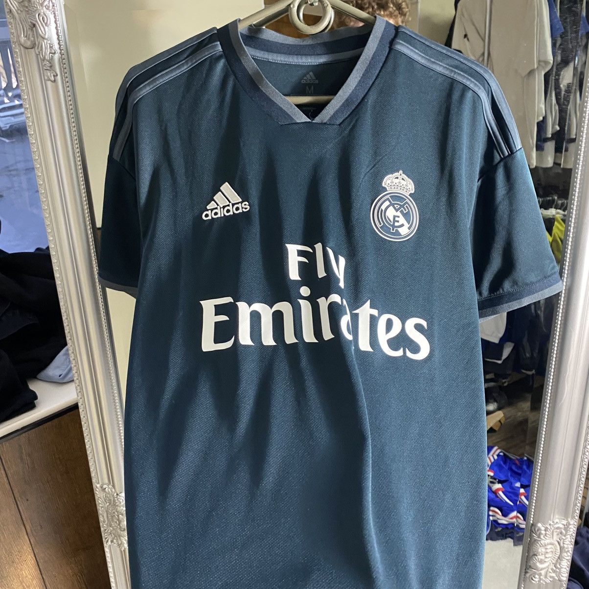 Adidas Real Madrid Jersey Size US M / EU 48-50 / 2 - 3 Thumbnail