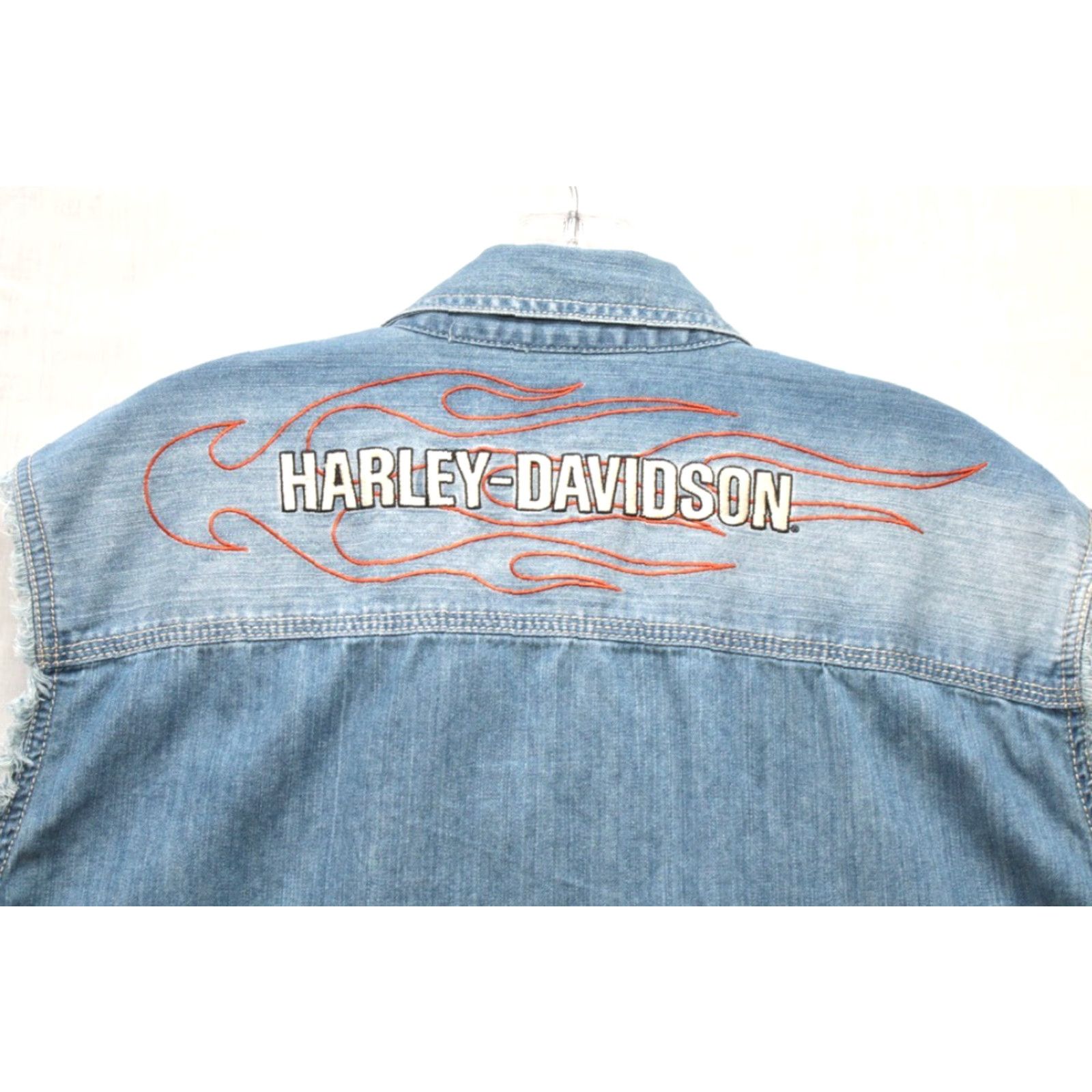 Harley Davidson VINTAGE Harley-Davidson Shirt Women's L Sleeveless Button Embroidered Chambray Size L / US 10 / IT 46 - 5 Thumbnail