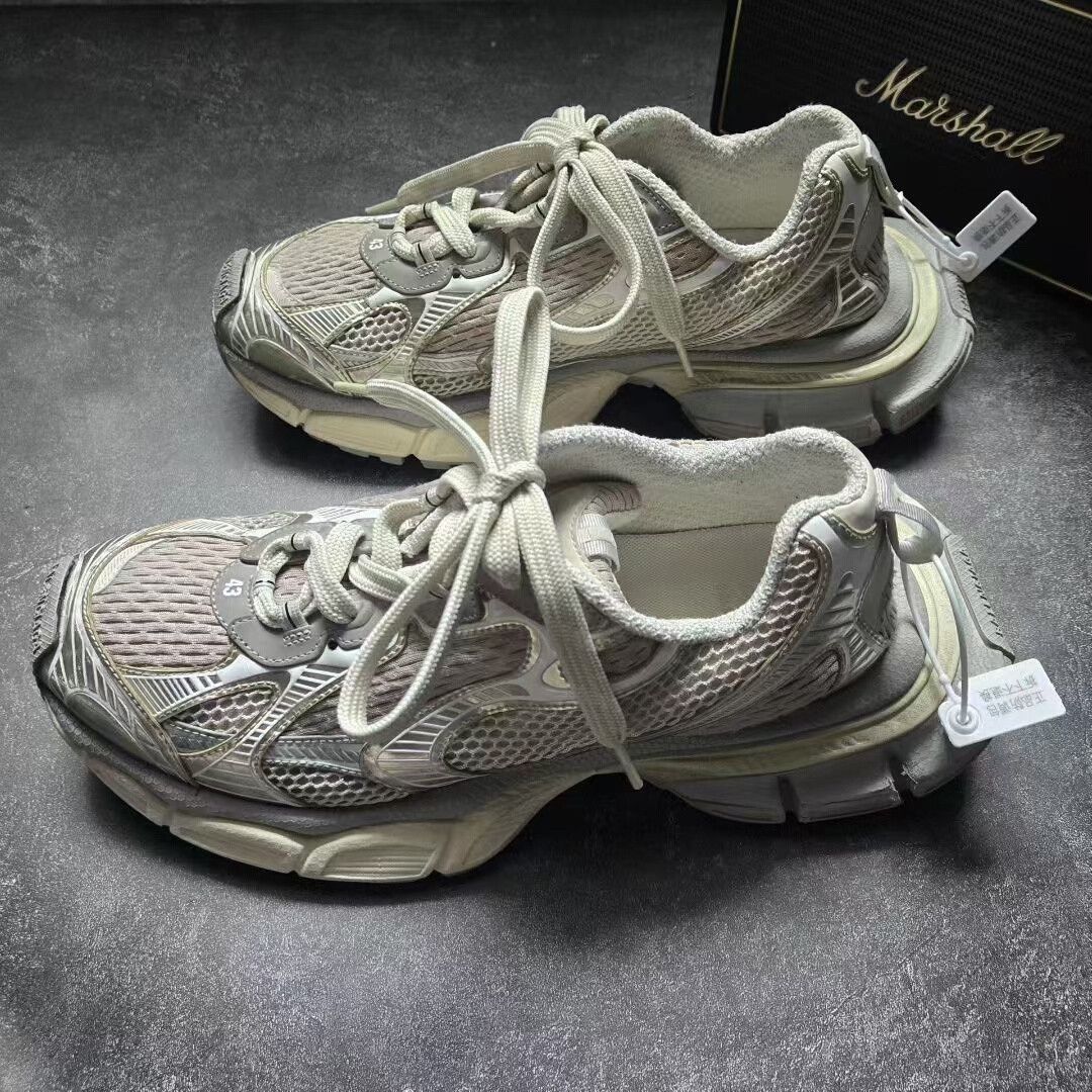 Balenciaga Balenciaga Beige Lowtop Sneakers XXXL Men Size US 10 / EU 43 - 1 Thumbnail