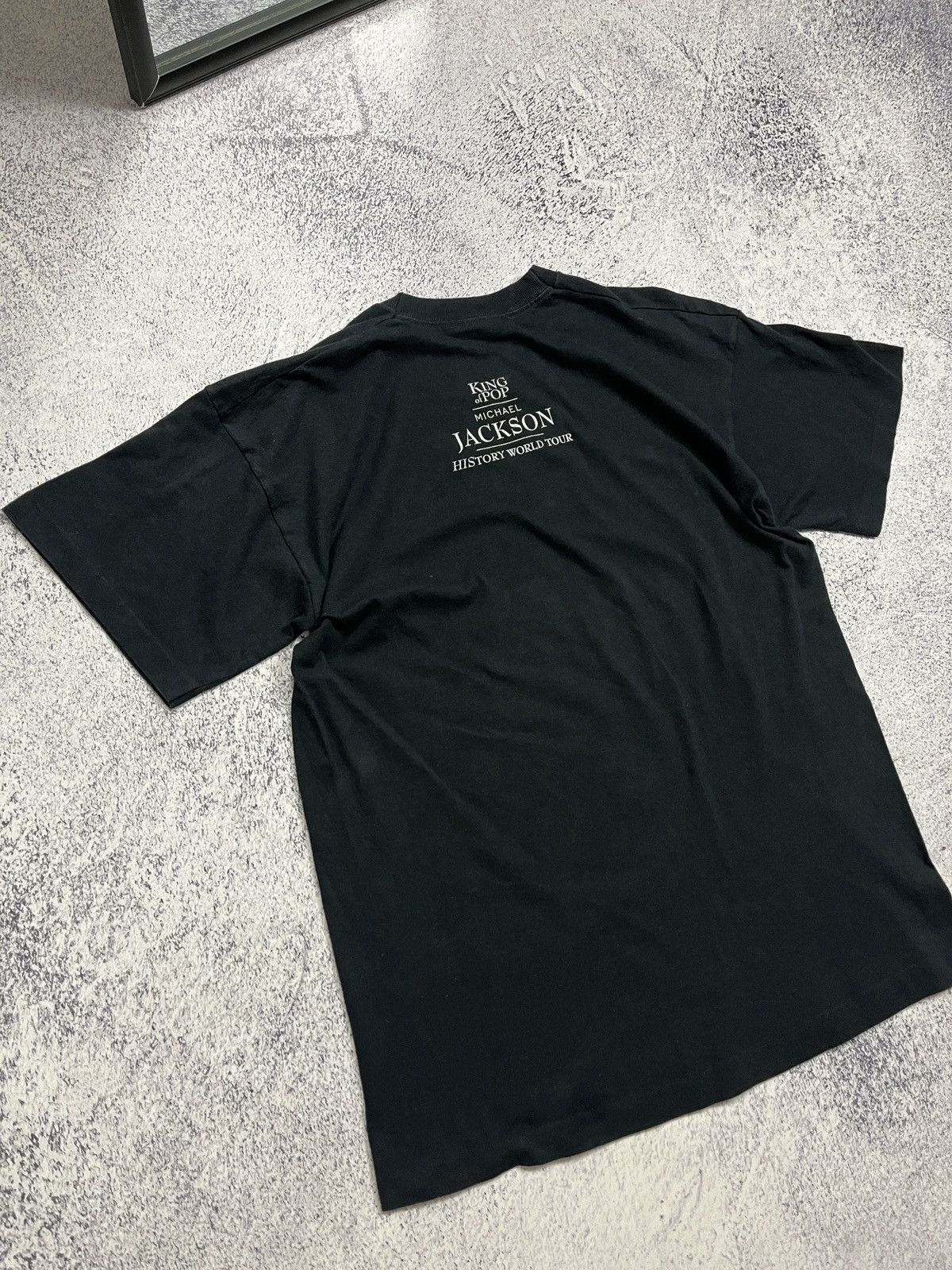 Band Tees × Michael Jackson × Vintage Vintage 1996 Michael Jackson King Of Pop World Tour T-Shirt Size US L / EU 52-54 / 3 - 11 Thumbnail