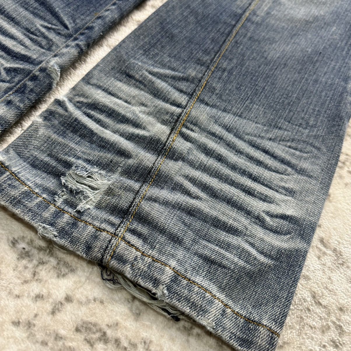 Red Monkey 2000s Techno Japan Embroidery Che Guevara Fade Wash Jeans Size US 29 - 12 Thumbnail