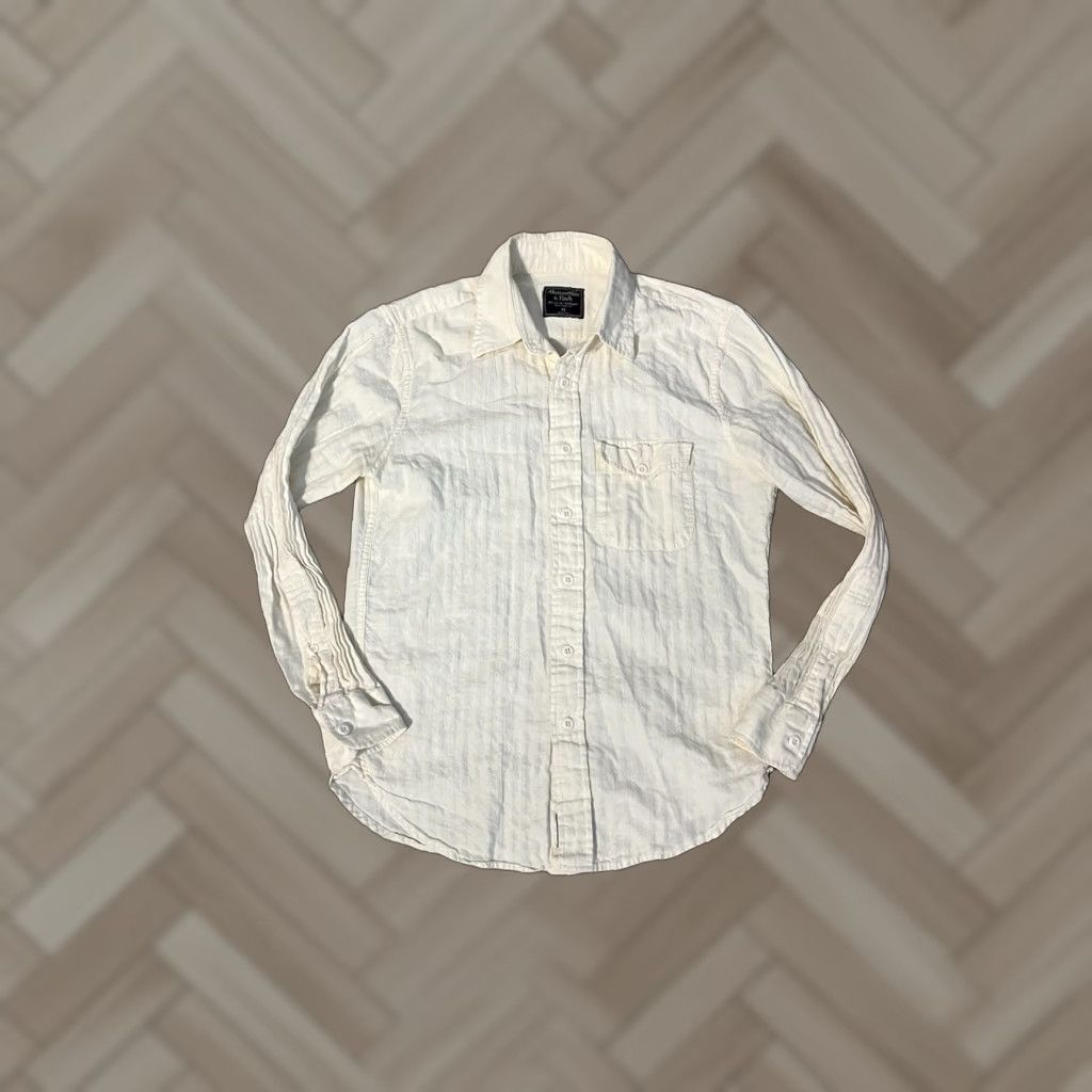Abercrombie & Fitch Abercrombie & Fitch Mens Ivory Long Sleeve Button Up Single Pocket Size XS Shirt Adults XS Ivory Solid Button-Up Size US XS / EU 42 / 0 - 1 Thumbnail
