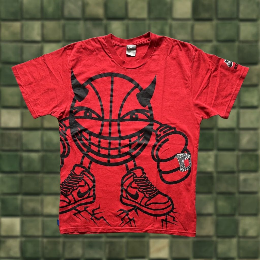 Nike VINTAGE Nike Air Champions Ball T-Shirt Bulls NBA Red L Mens Size US L / EU 52-54 / 3 - 1 Thumbnail