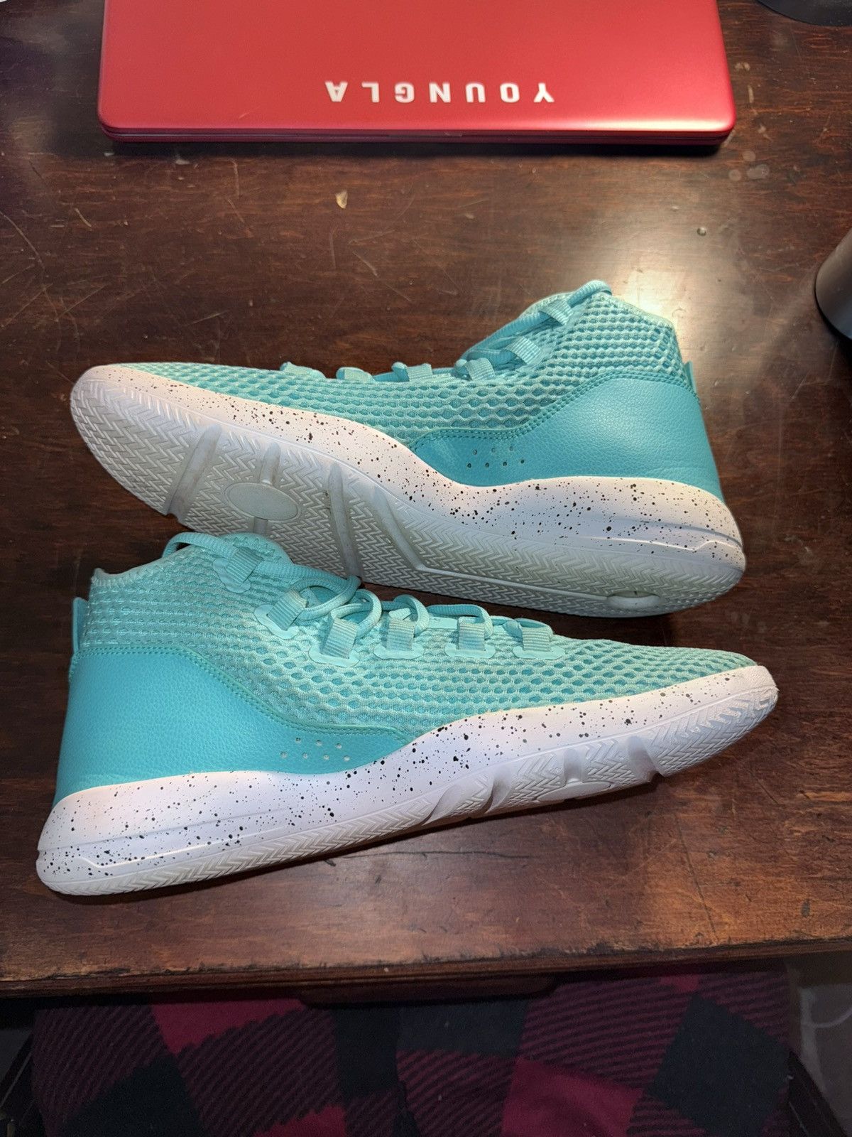 Jordan Brand Jordan Reveal Hyper Turquoise Size US 9.5 / EU 42-43 - 2 Thumbnail