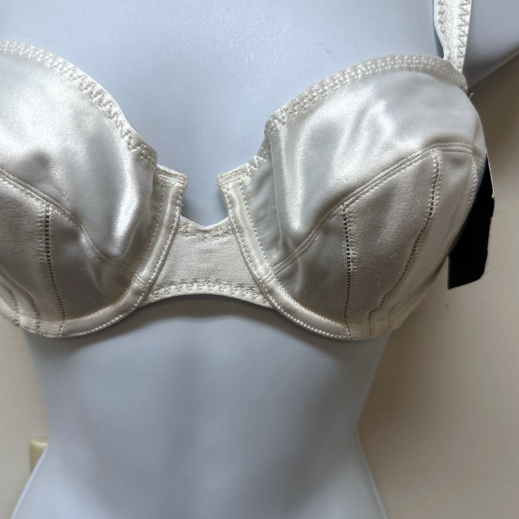 Vintage VINTAGE Natori Satin Nylon Bullet Push Up Bra 34C Beige 34C Pin Up Womens Size ONE SIZE - 2 Thumbnail