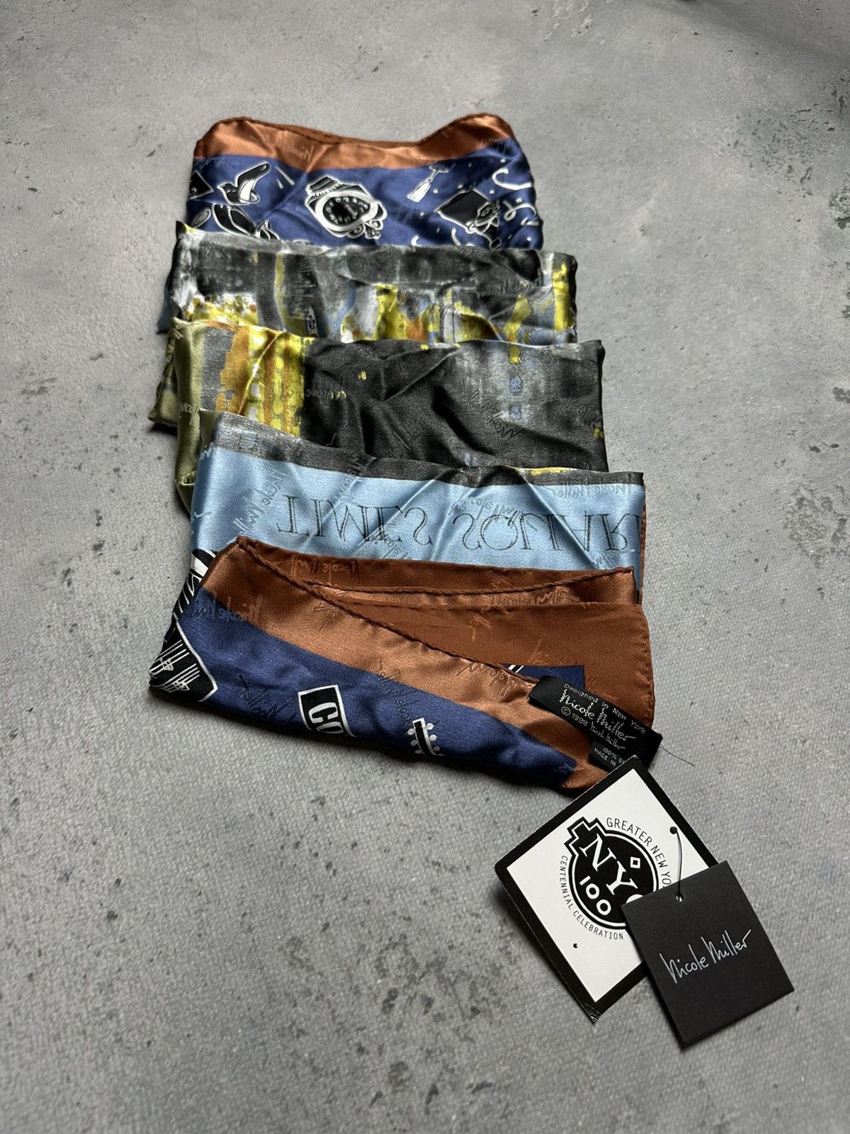 Nicole Miller Nicole Miller 1998 Silk Scarf Times Square New York 90s Hype Size ONE SIZE - 4 Thumbnail