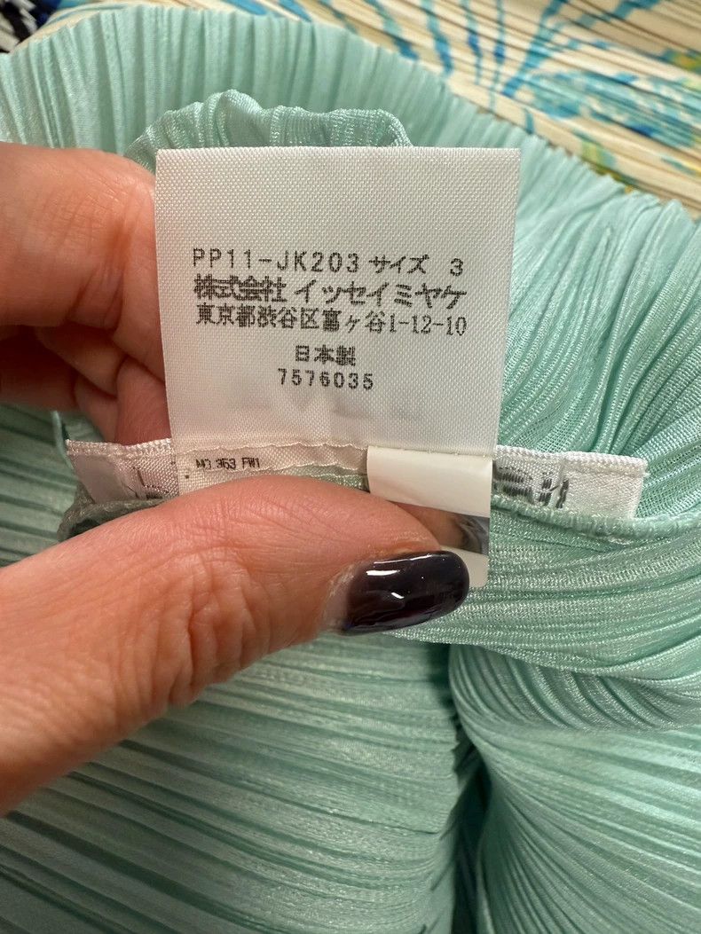 Issey Miyake Issey Miyake size:3 Mint green V-neck top Size XS / US 0-2 / IT 36-38 - 3 Thumbnail