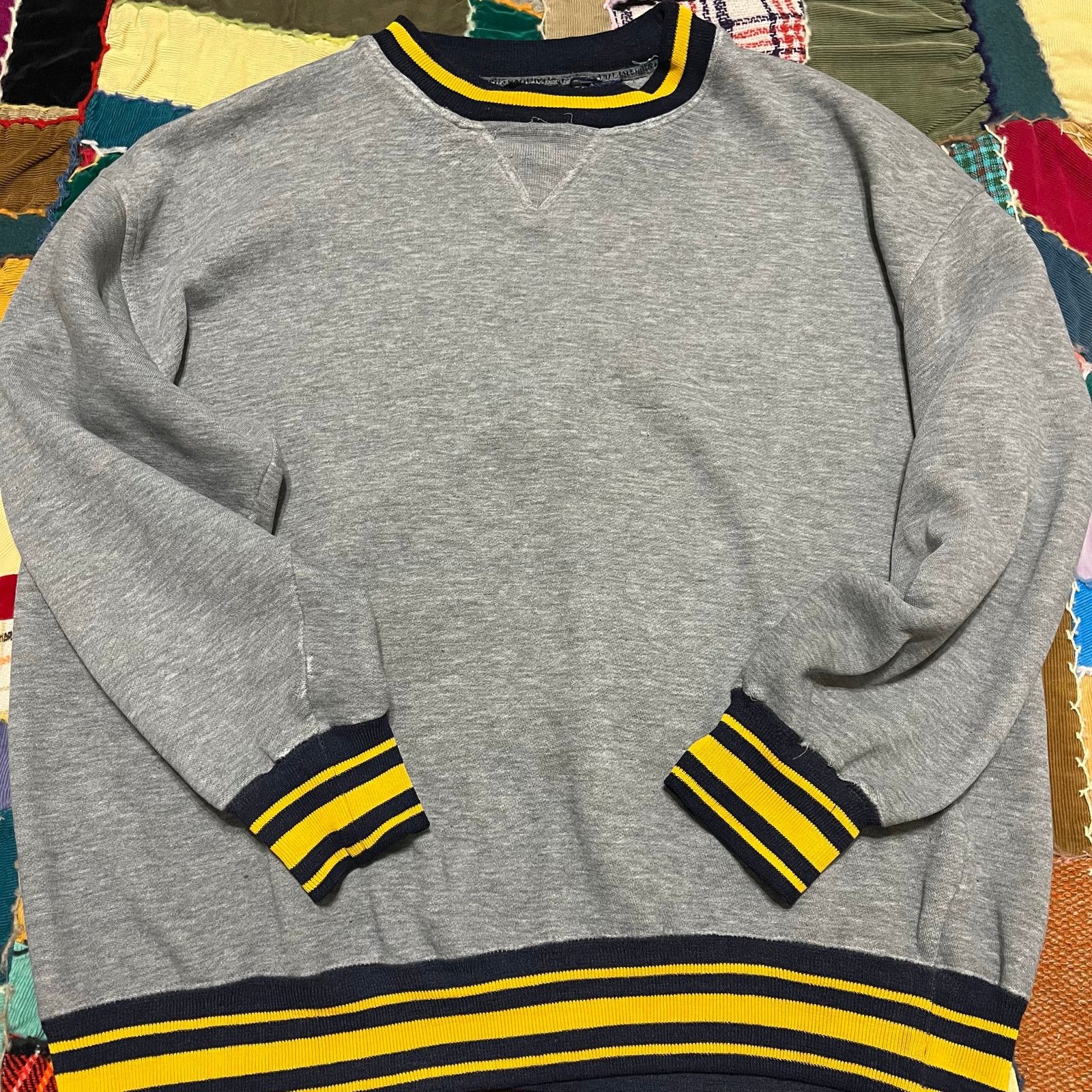 Other Vintage Varsity Style Striped Ends Grey Crewneck Large Size US L / EU 52-54 / 3 - 1 Thumbnail