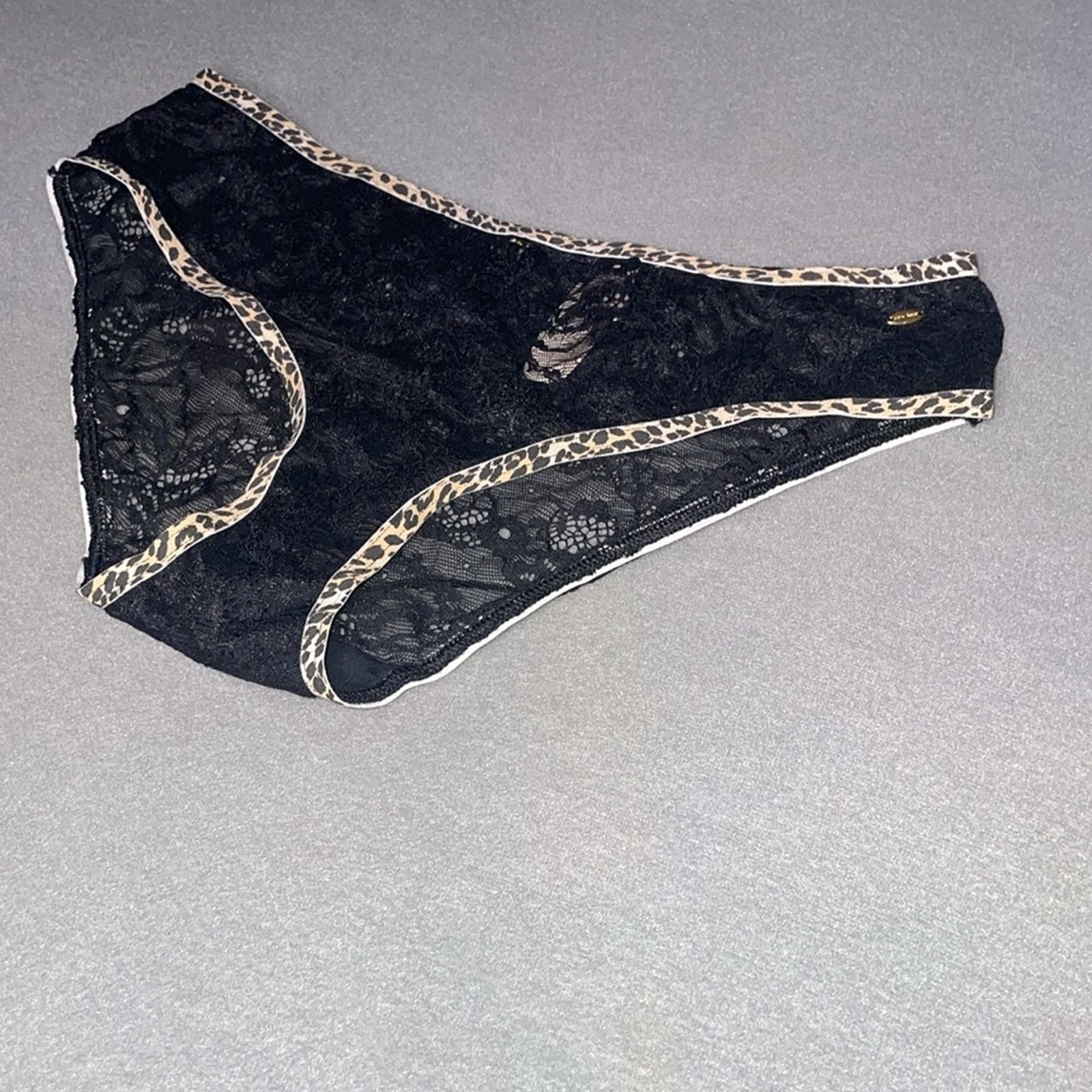 Victoria's Secret Victoria’s Secret Very Sexy Lace Panty Leopard Trim Panties Size ONE SIZE - 5 Thumbnail