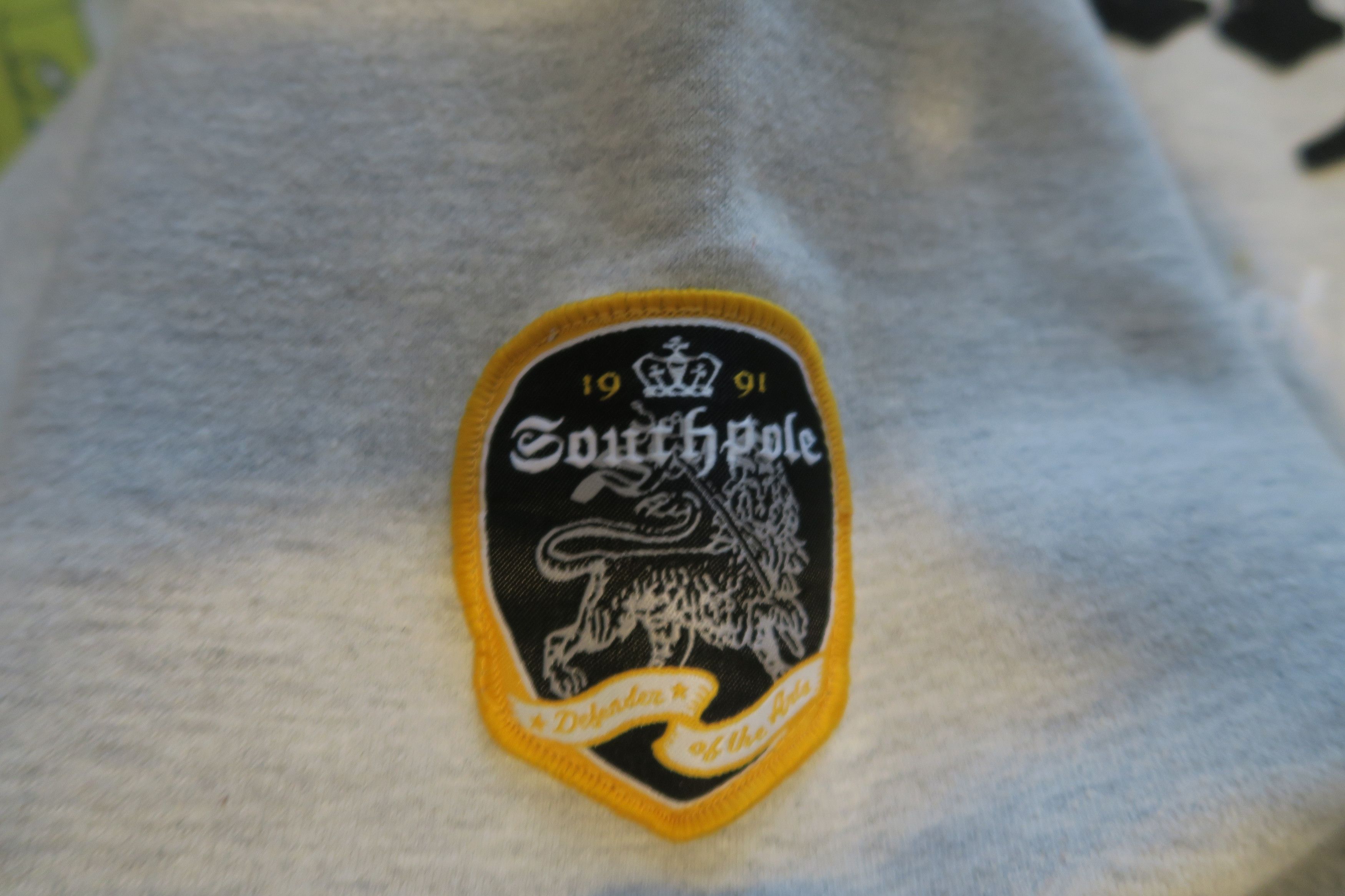 Southpole × Vintage VTG Y2K South Pole Defender Arts Old English Hoodie (Read) Size US XL / EU 56 / 4 - 6 Thumbnail
