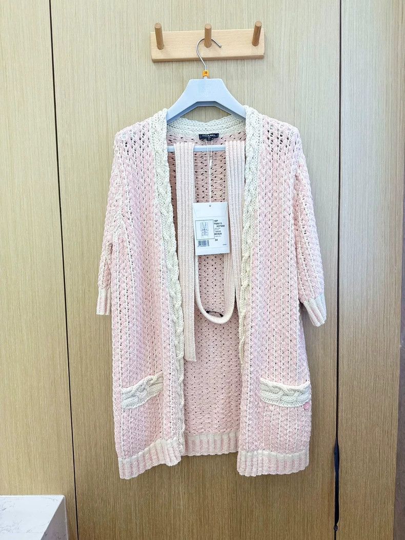 Chanel Simple and versatile pink knitted cardigan coat