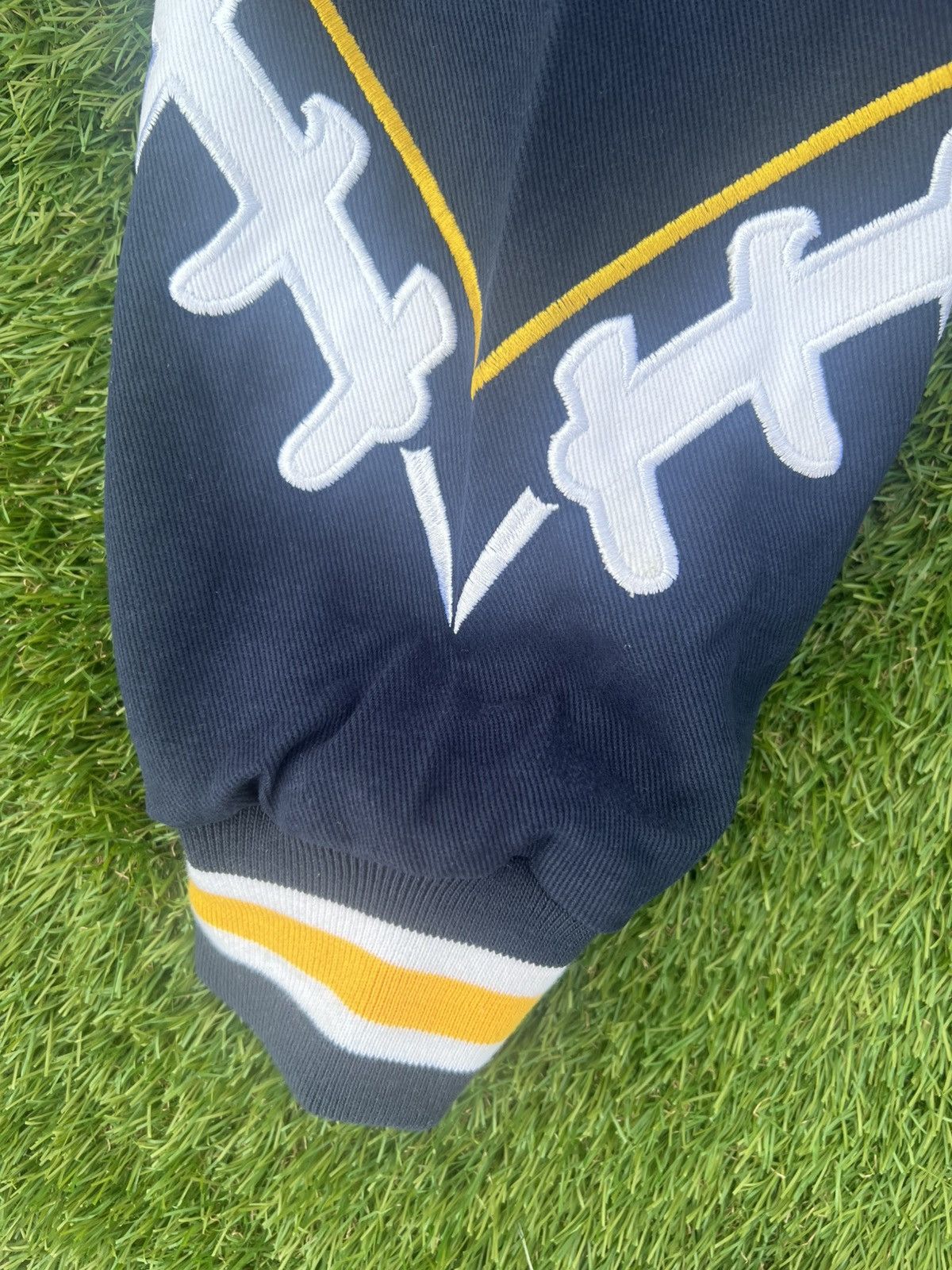 NCAA Michigan Wolverines Champions Franchise Club Bomber Size US L / EU 52-54 / 3 - 9 Thumbnail