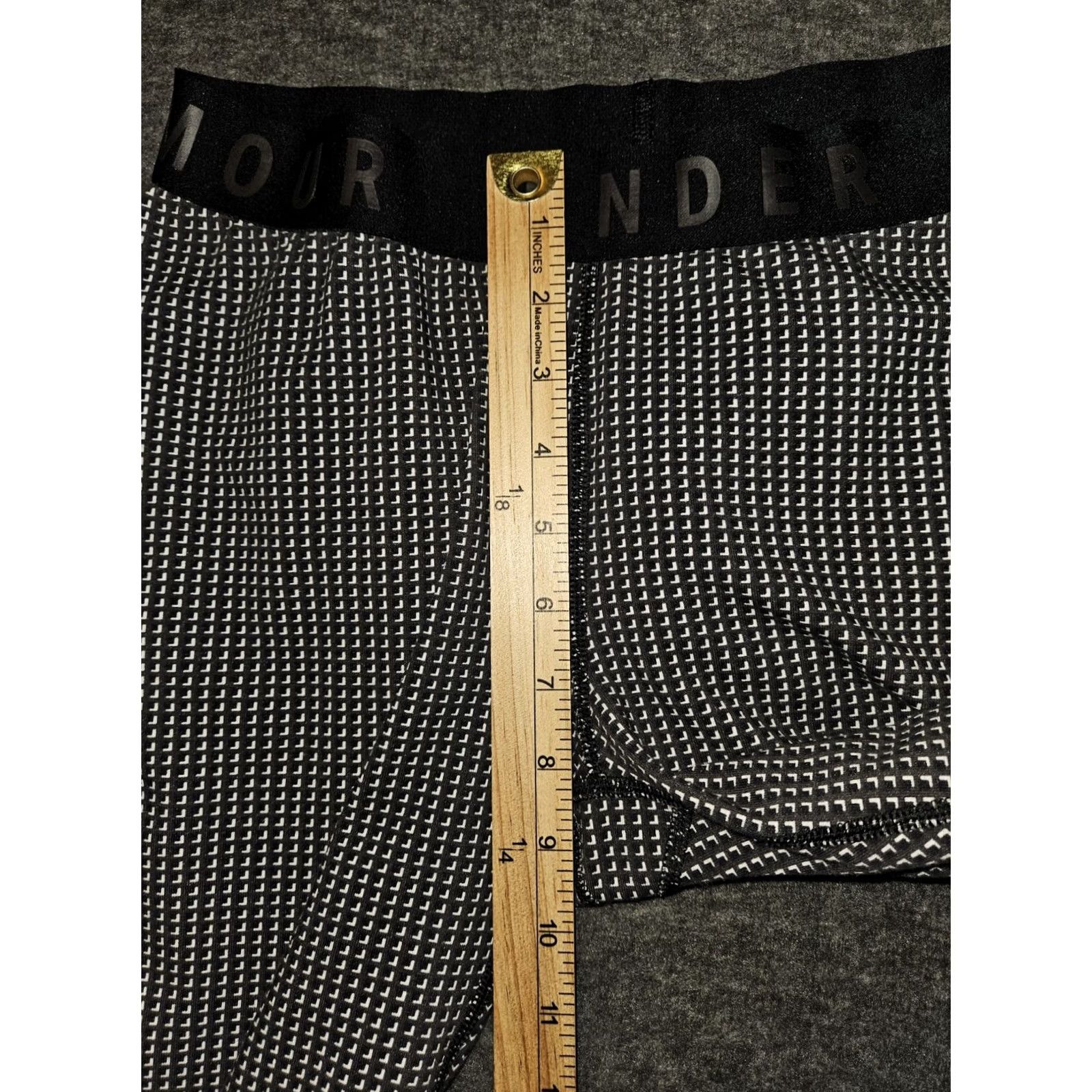 Under Armour Under Armour Leggings Womens Small Black Geometric Ankle Skinny Active Yoga Gym Size 28" / US 6 / IT 42 - 4 Thumbnail