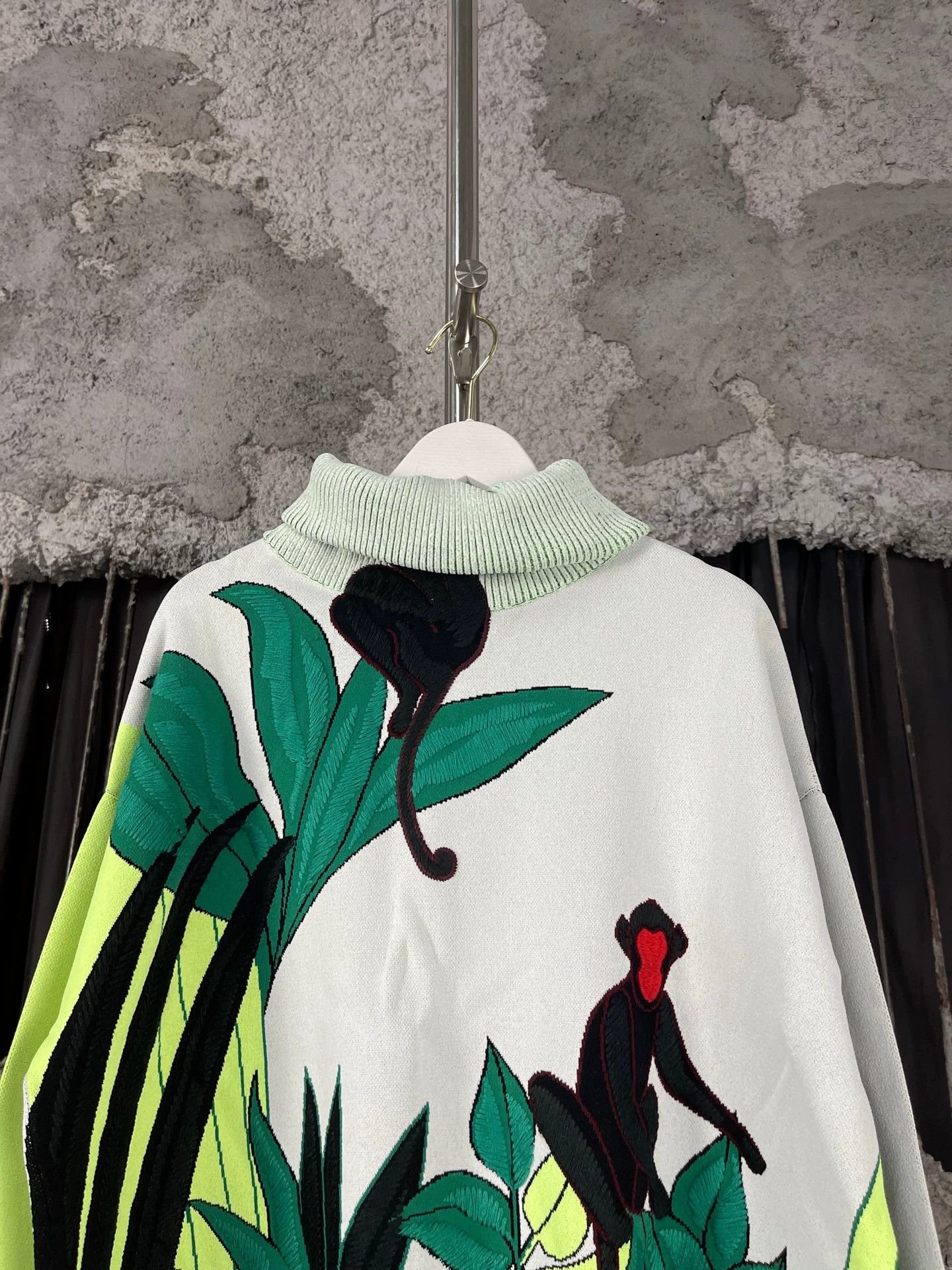 Valentino Valentino Runway Embroidered Sweater Women's XS Size XS / US 0-2 / IT 36-38 - 3 Thumbnail