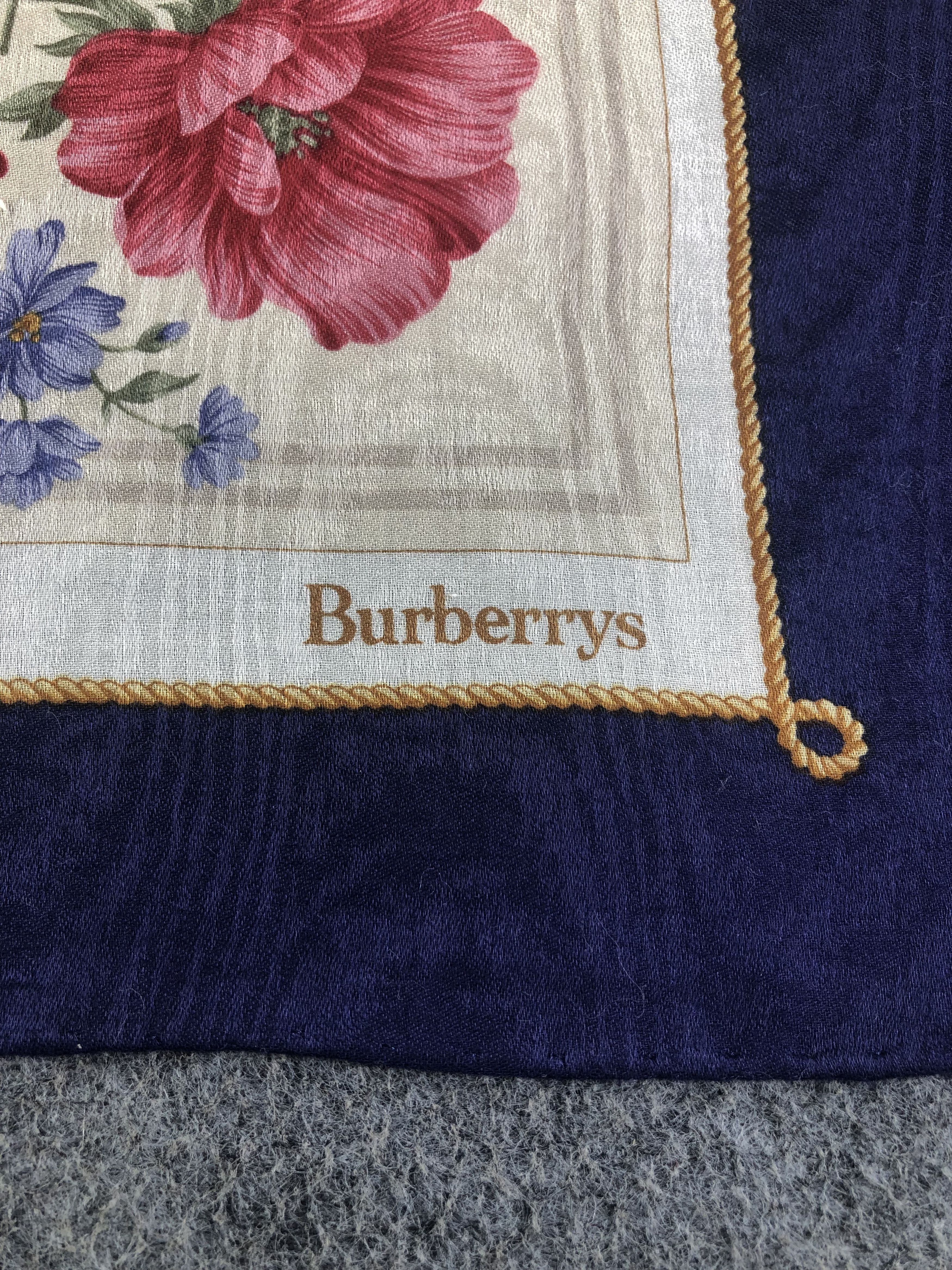 Burberry Burberrys Handkerchief / Bandana / Neckerchief Size ONE SIZE - 5 Thumbnail