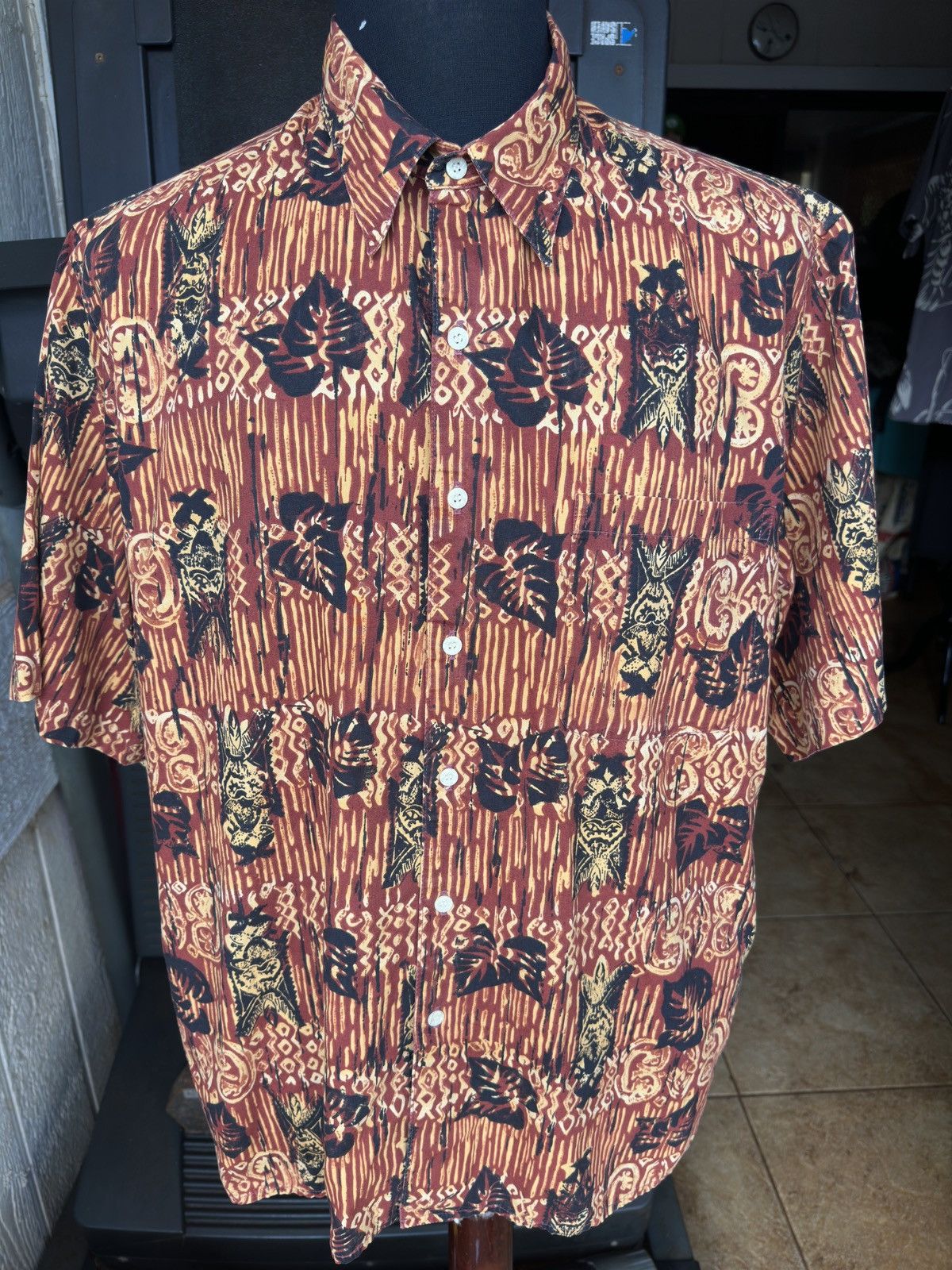 Reyn Spooner PreOwned Reyn Spooner Red Hawaiian Print Men's XL Size US XL / EU 56 / 4 - 1 Thumbnail