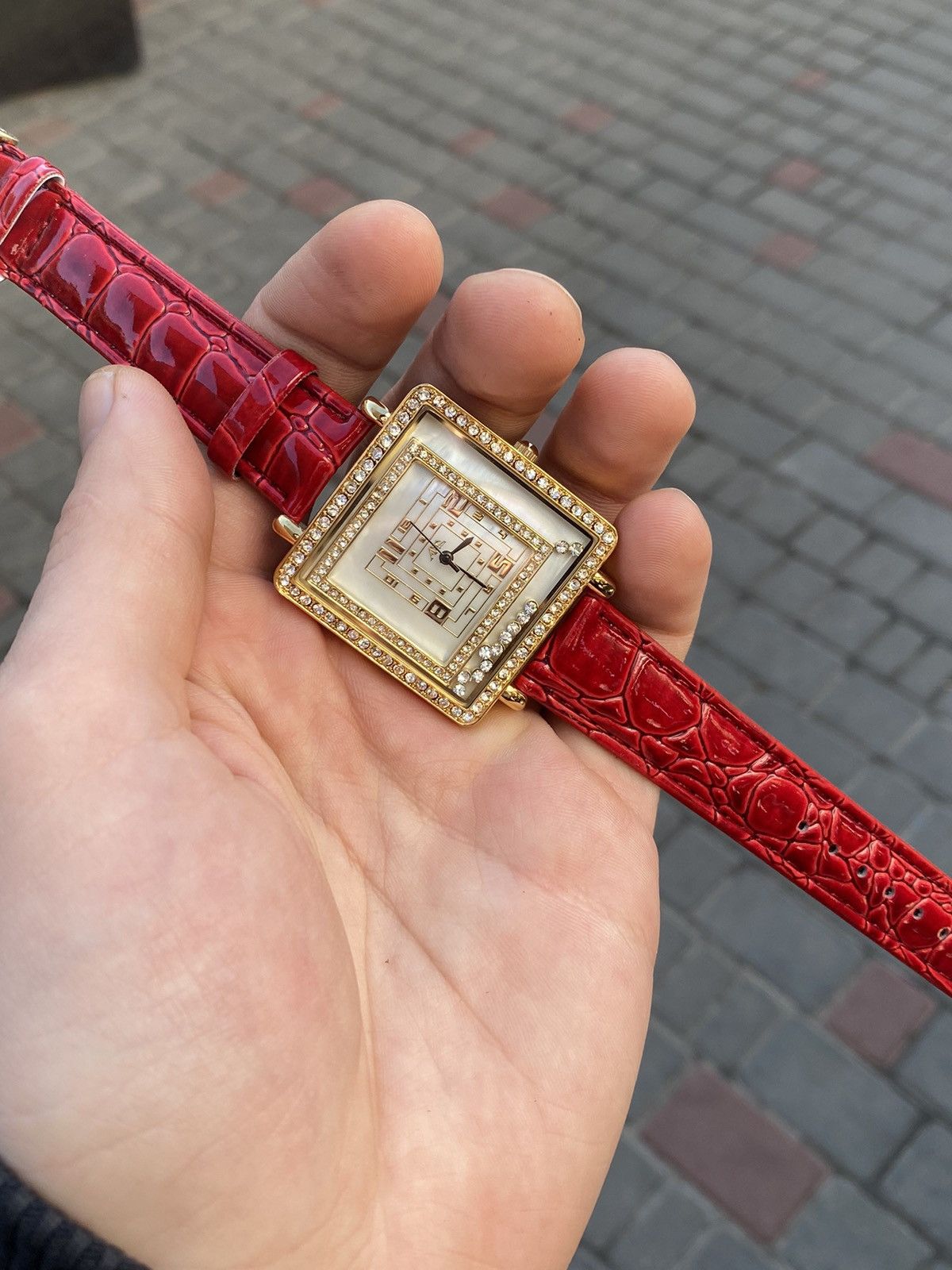 Japanese Brand × Vintage Square Crystal Watch w/ Red Strap - Japanese Mechanism Size ONE SIZE - 5 Thumbnail