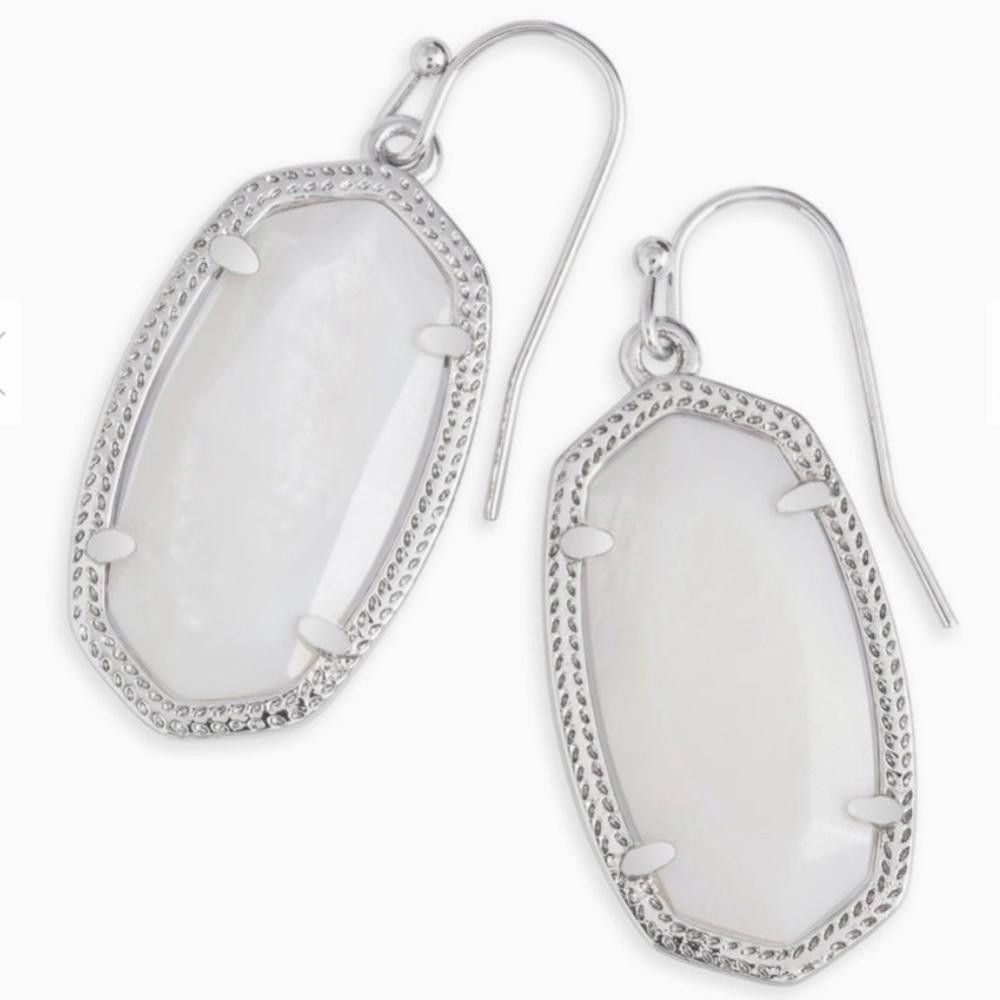 Kendra Scott Kendra Scott Dani White Pearl and Silver Drop Earrings Size ONE SIZE - 1 Thumbnail