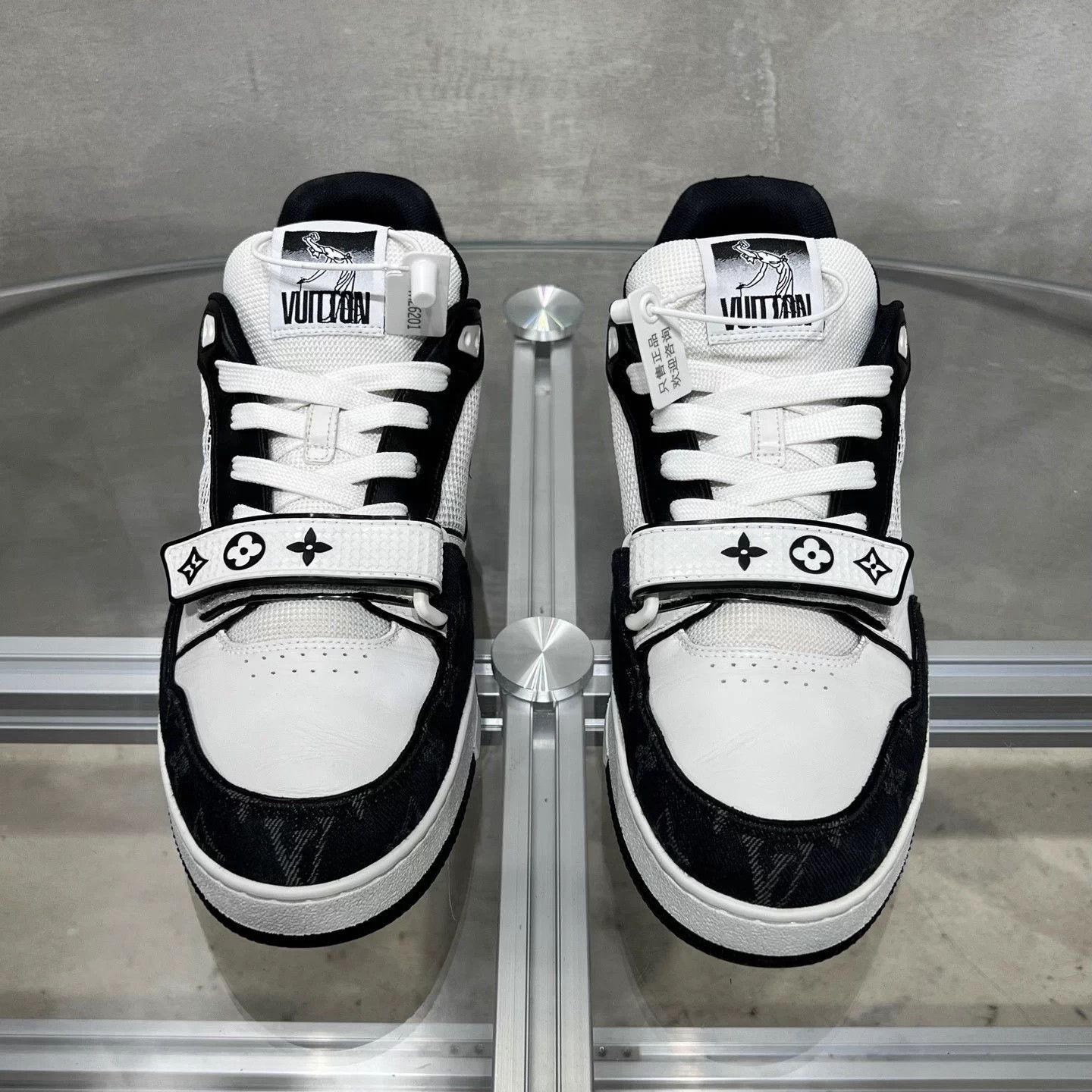 Louis Vuitton LV Trainer BW Velcro UK8/42 YH26201 Size US 9 / EU 42 - 1 Thumbnail