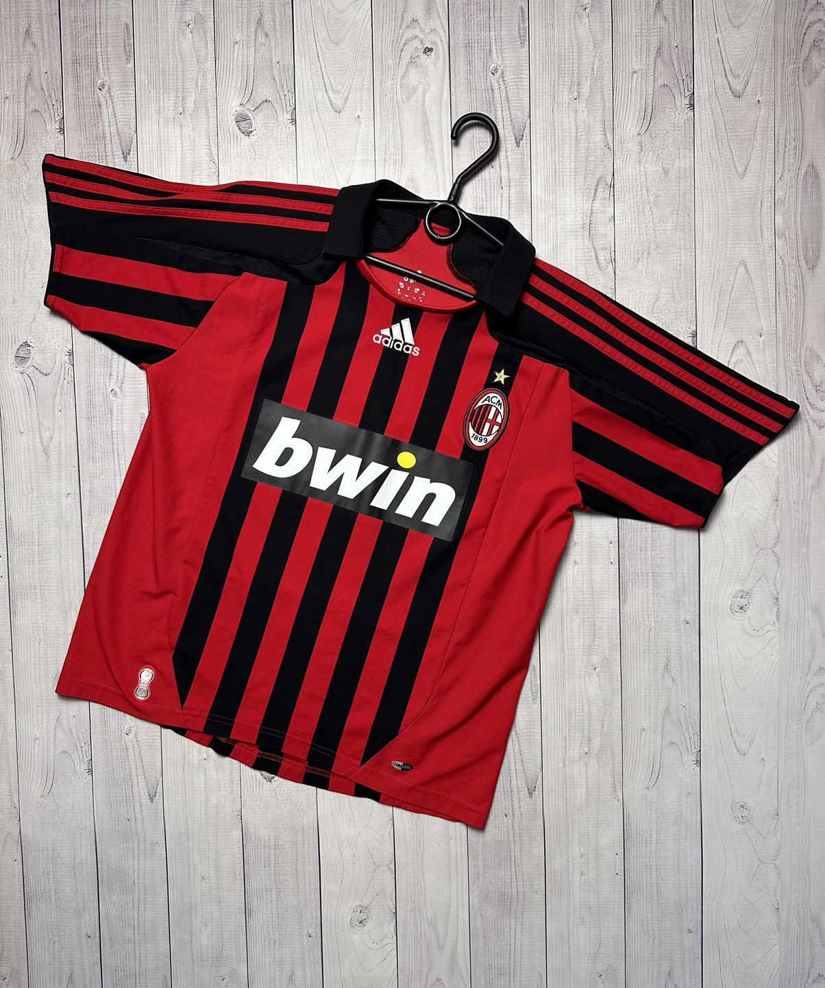 Adidas × Vintage Vintage AC Milan soccer jersey adidas size S Size US S / EU 44-46 / 1 - 1 Thumbnail
