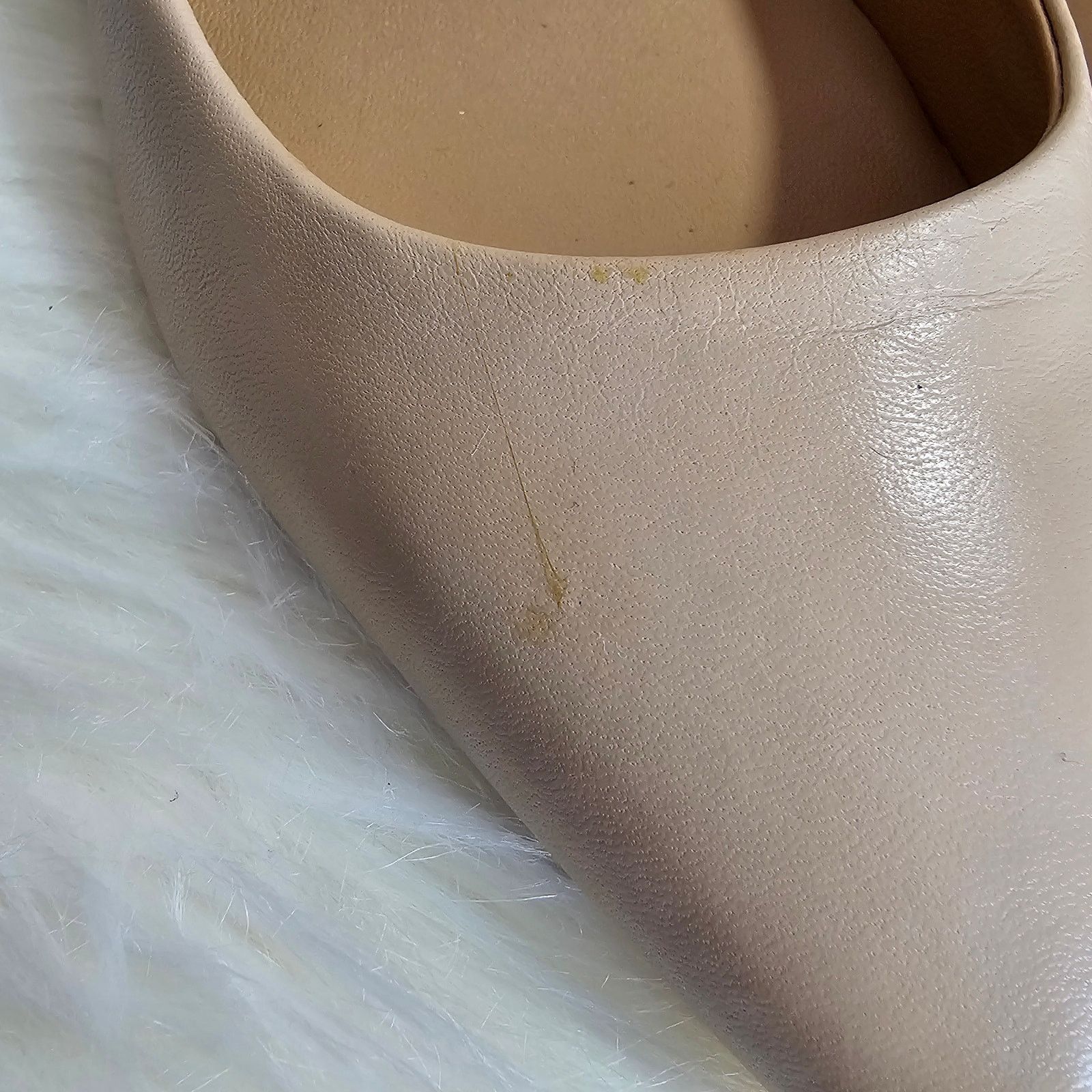 Diane von Furstenberg Diane Von Furstenberg Nude Olee Pointed Leather Heel Pumps 6 Size US 6 / IT 36 - 6 Thumbnail