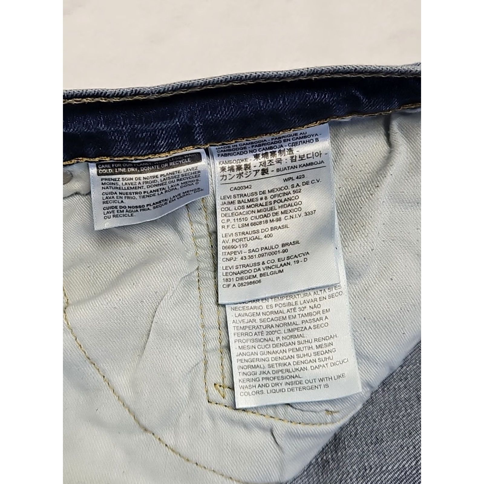 Levi's Levi’s 541 Jeans Mens 44x30 Blue Mid Wash Denim Tapered Athletic Fit 5-Pocket Zip Regular Inseam 30in Cotton Denim Straight No N/A Size US 44 / EU 60 - 4 Thumbnail