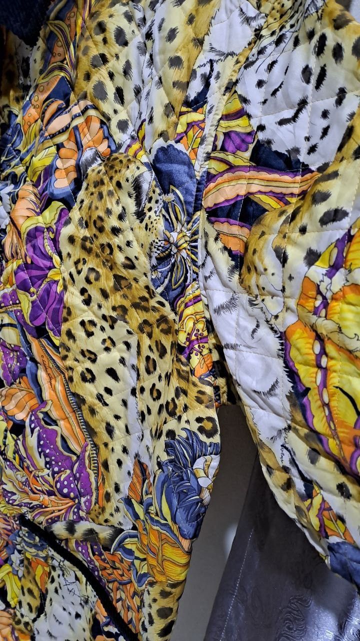 Salvatore Ferragamo Vintage 90s Salvatore Ferragamo Leopard in the Jungle Size US M / EU 48-50 / 2 - 11 Thumbnail