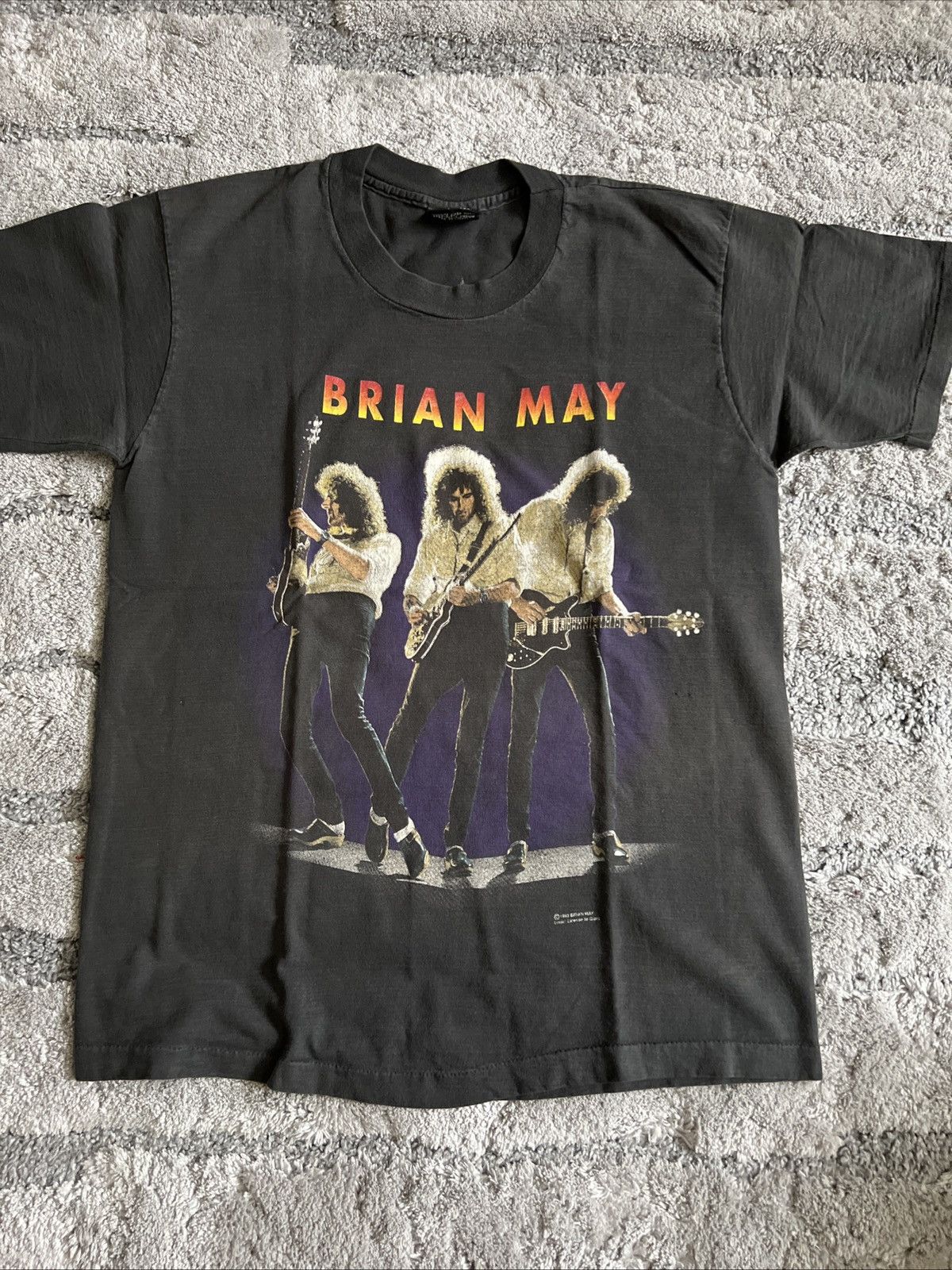 Giant Vintage Queen t shirt (brian May) Size US L / EU 52-54 / 3 - 2 Thumbnail