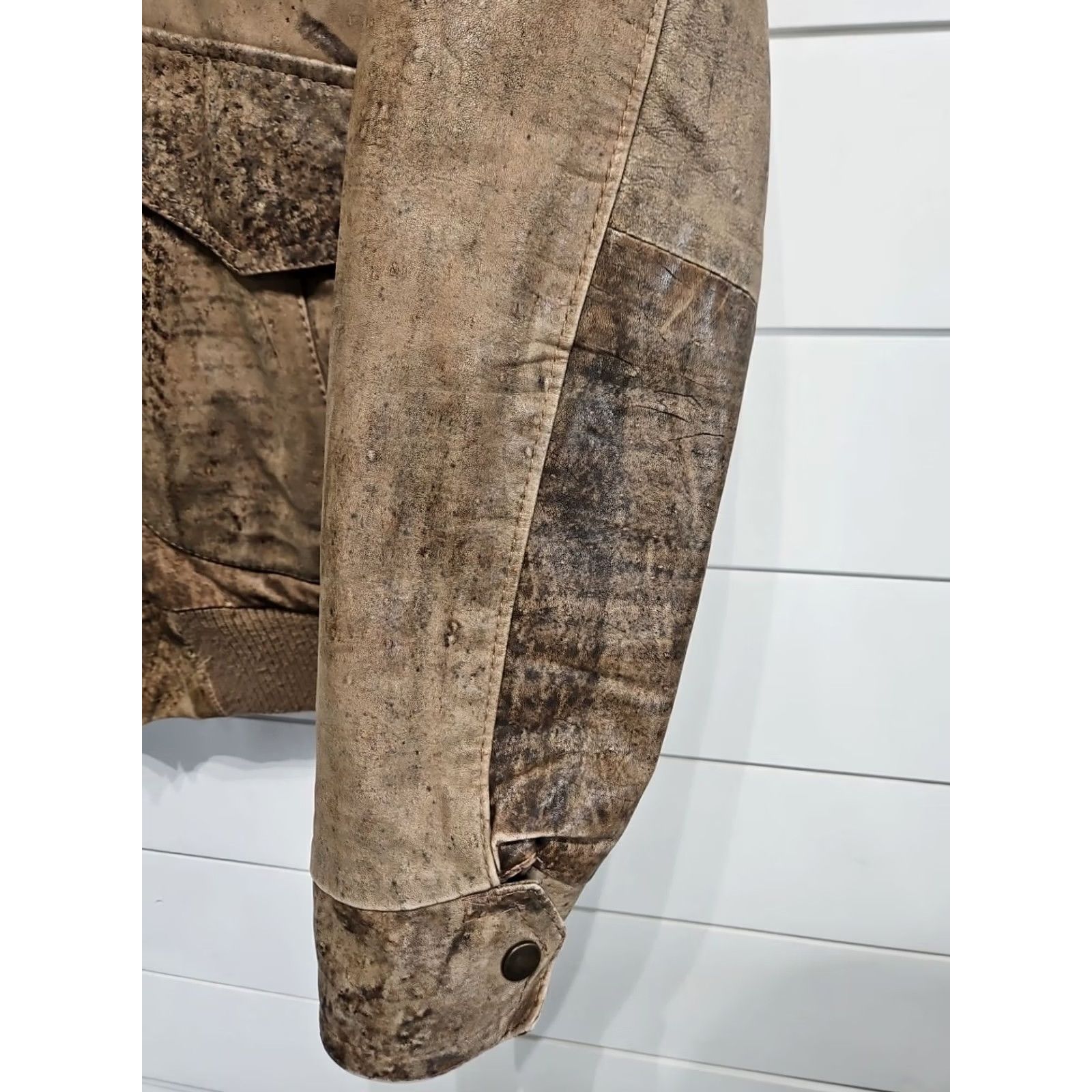 Vintage VINTAGE Burma Run Brown Leather Bomber Jacket Mens L 1990s Aviator Distressed Leather Quilted Liner Winter Fall Spring Motorcycle Style Size US L / EU 52-54 / 3 - 4 Thumbnail