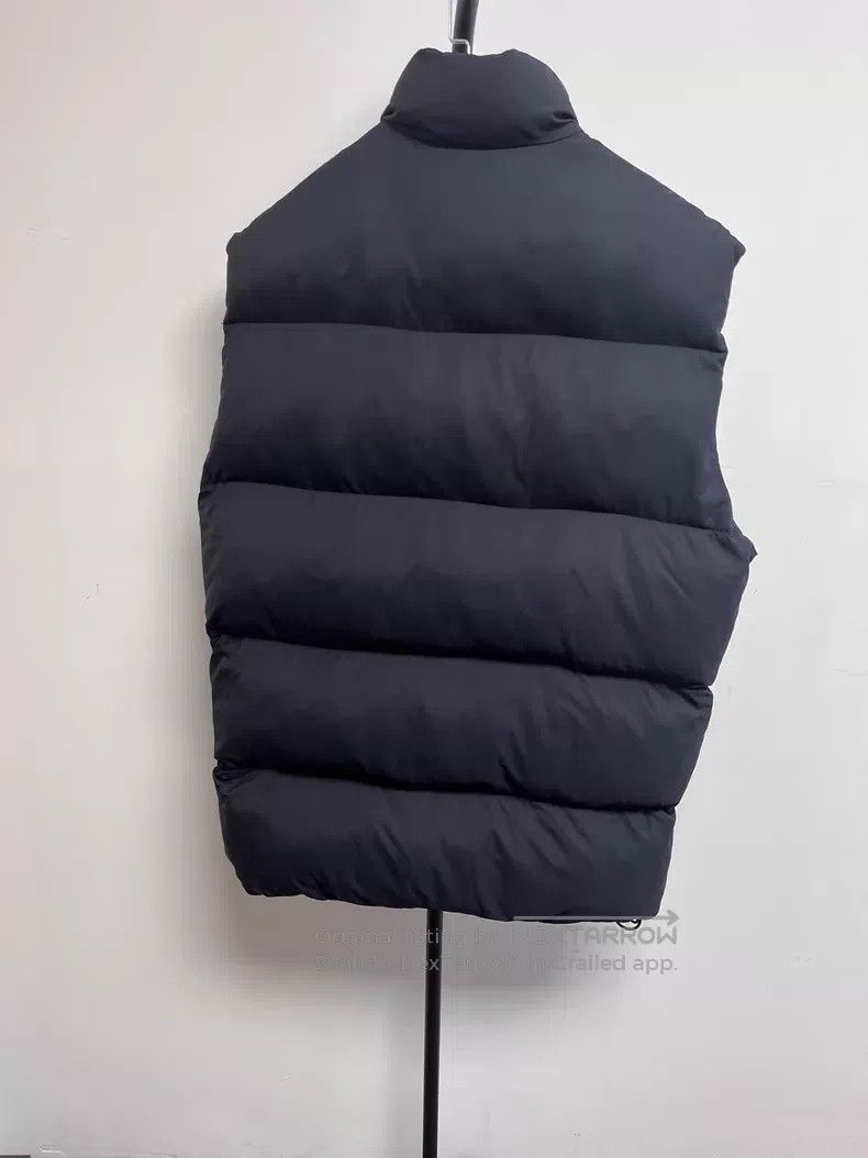 Balenciaga Balenciaga Solid Color Logo Printed Zipper Opening Vest Size US XXS / EU 40 - 2 Thumbnail