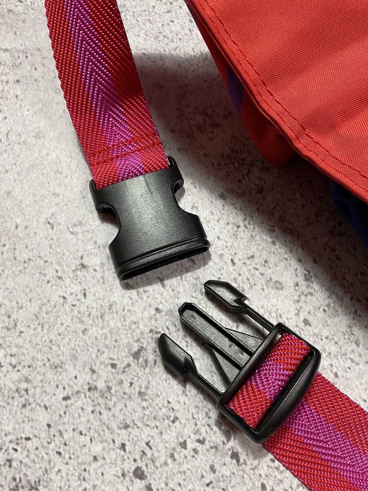Salomon × Vintage Vintage SALOMON Gorpcore sling belt bag Y2K Size ONE SIZE - 11 Thumbnail