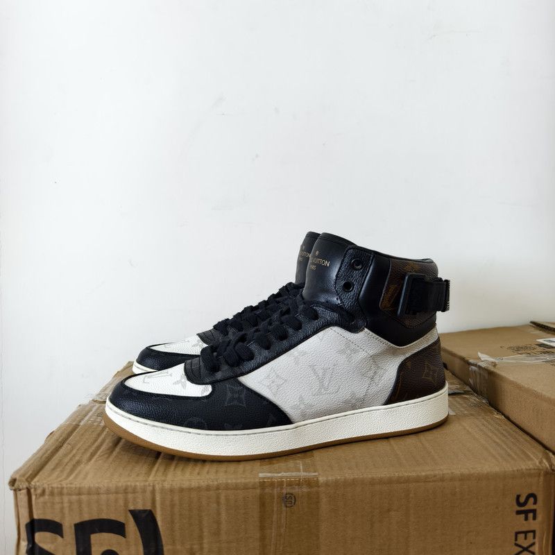 Louis Vuitton Louis Vuitton Rivoli High-Top Sneakers for Men 0079 Size US 8 / EU 41 - 1 Thumbnail