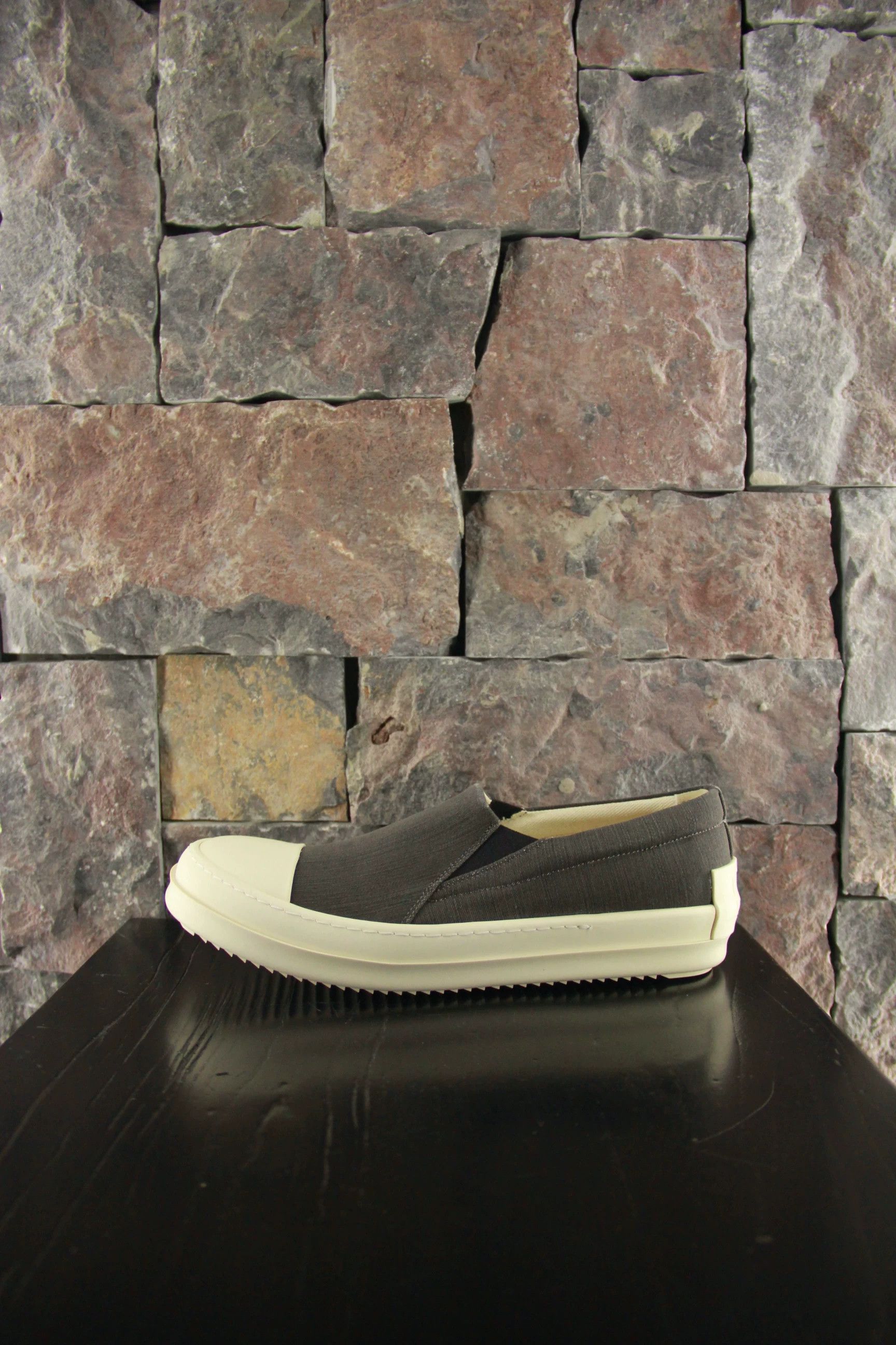 Rick Owens Rick Owens White Slip Ons Men 9 Size US 9 / EU 42 - 1 Thumbnail