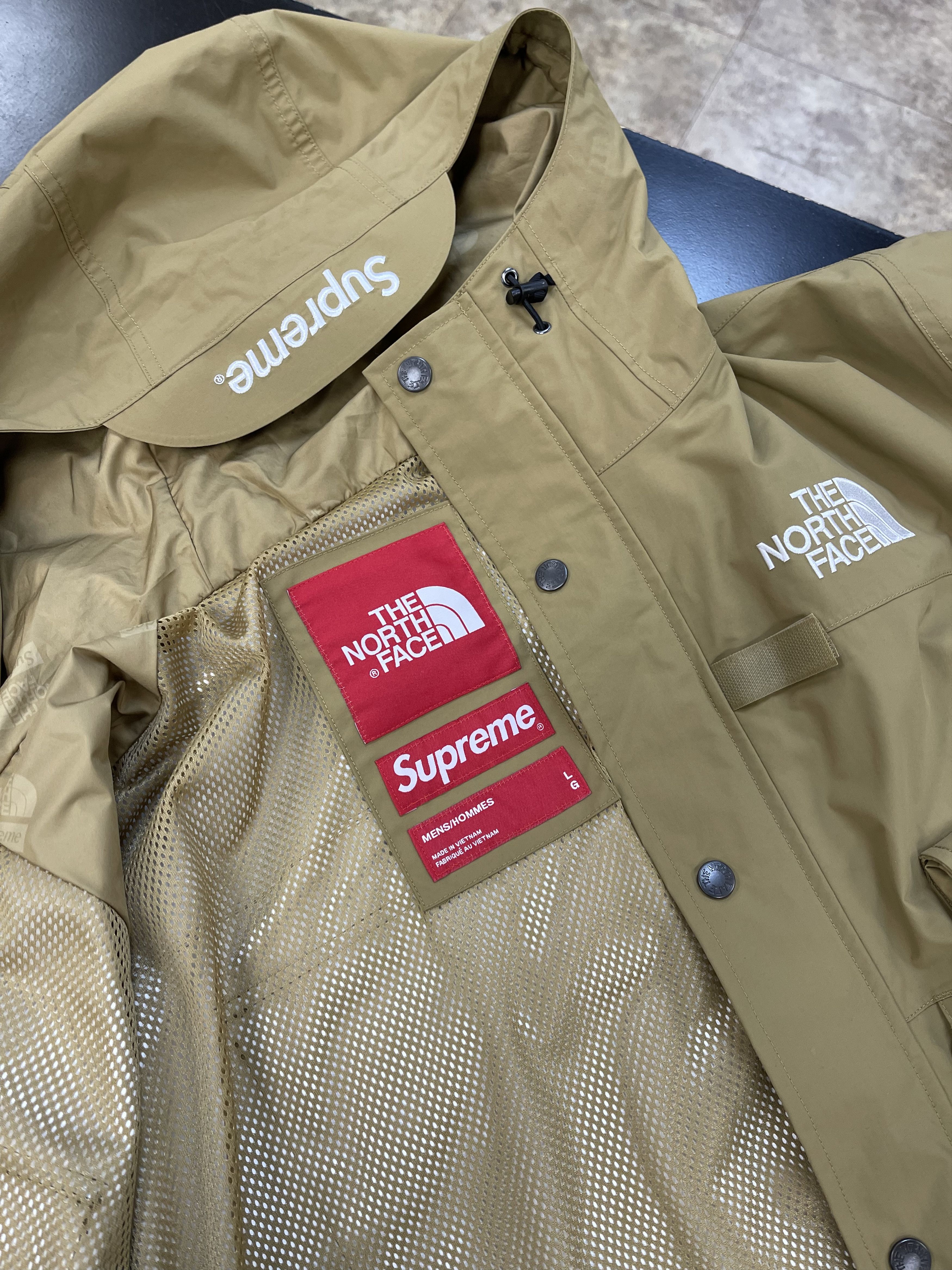 Supreme × The North Face Supreme The North Face Cargo Jacket Gold SS20 Size US L / EU 52-54 / 3 - 4 Thumbnail
