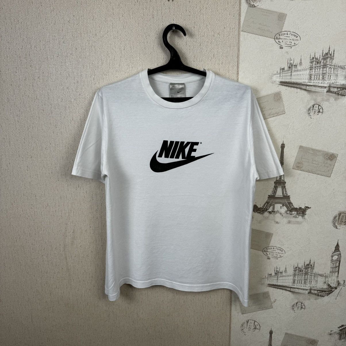 Nike × Vintage Vintage Nike T shirt 00s Centre Logo White Oversized L Size US L / EU 52-54 / 3 - 1 Thumbnail