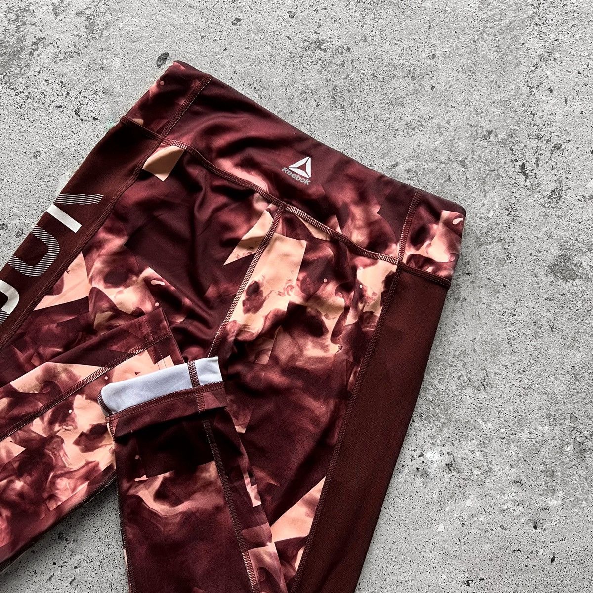 Reebok Reebok Speedwick Running Womens Smoke Print Leggings Size 28" / US 6 / IT 42 - 8 Thumbnail