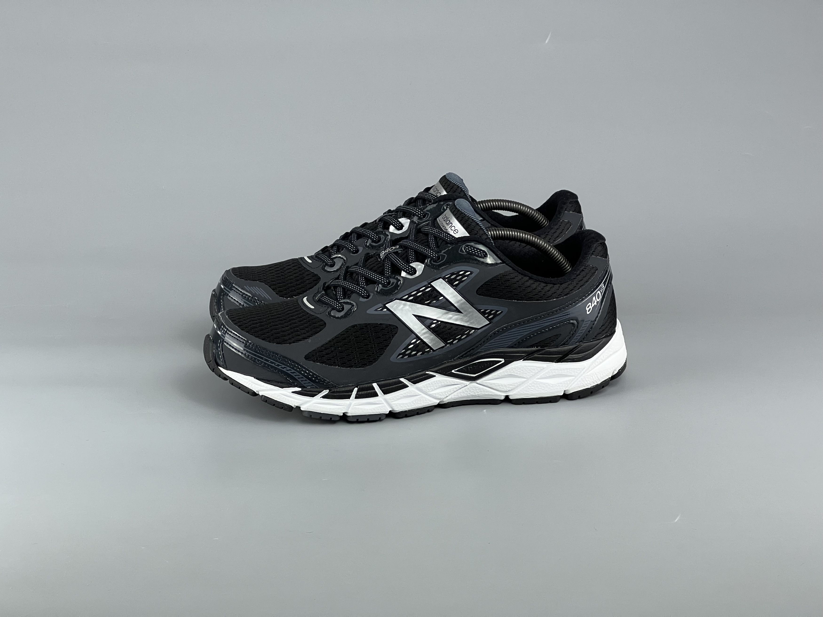New Balance New Balance 840 V3 Men's Running Shoes Size US 11.5 Size US 11.5 / EU 44-45 - 2 Thumbnail