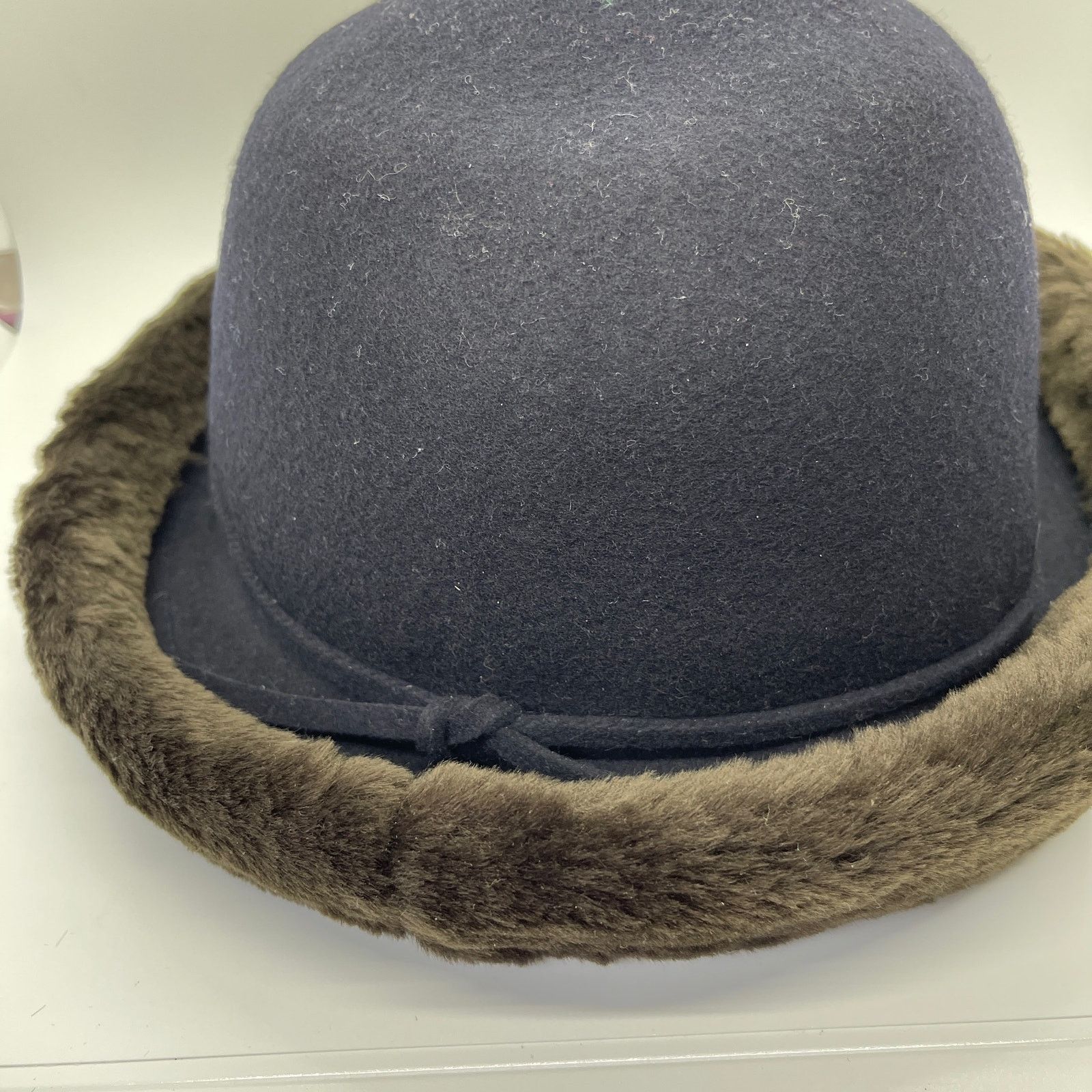 Liz Claiborne Liz Claiborne Black Wool Hat Faux Fur trim brim & swarf Tie Size ONE SIZE - 8 Thumbnail