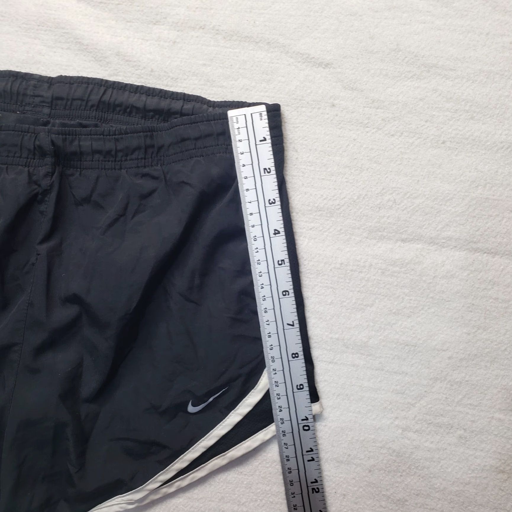 Nike Nike Dri Fit Shorts Black Workout Ellastic Waist Lined Stretch Adult Womens Large Size 36" / US 14 / IT 50 - 6 Thumbnail
